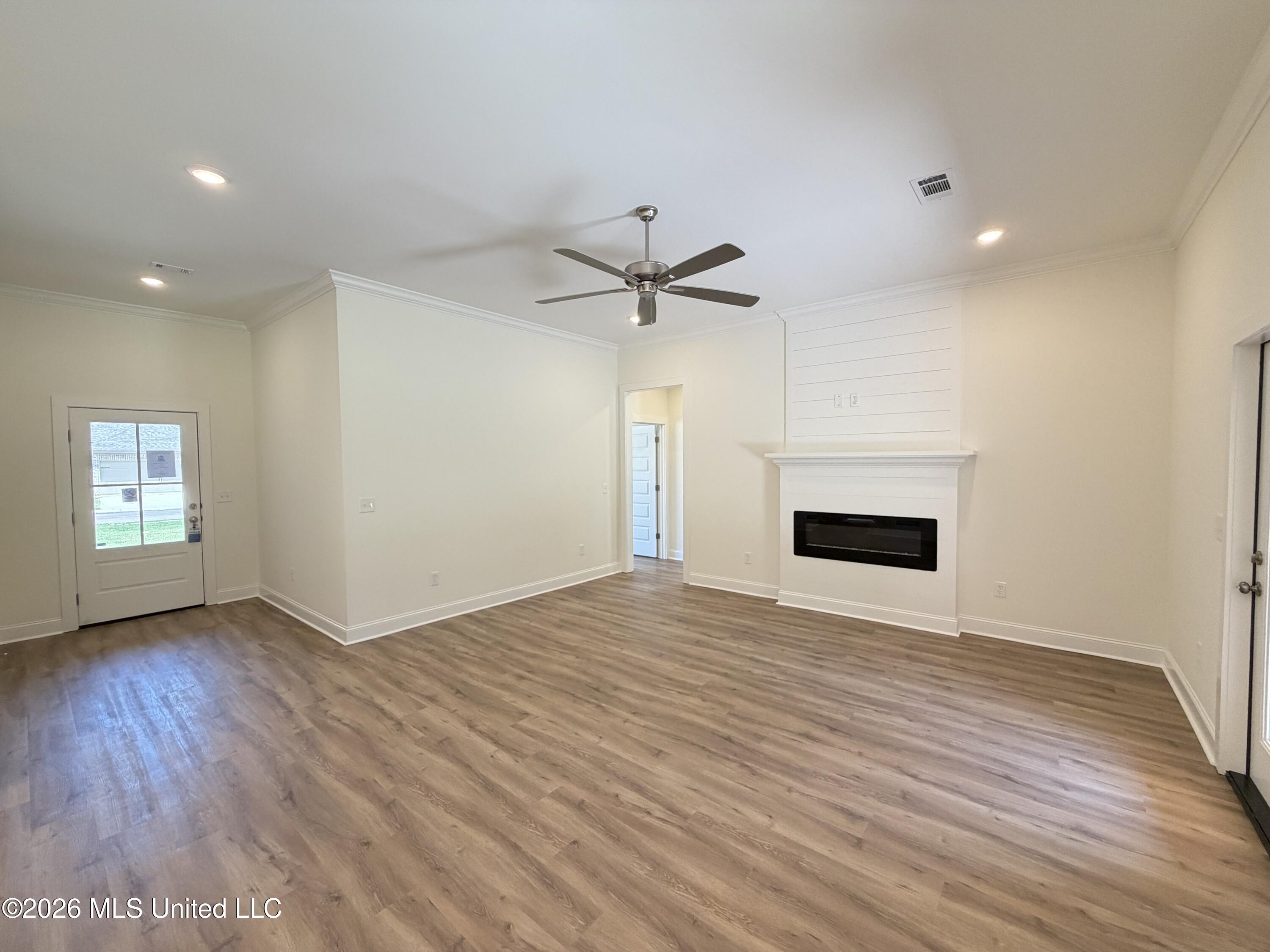 113 Newport Drive Property Photo 4