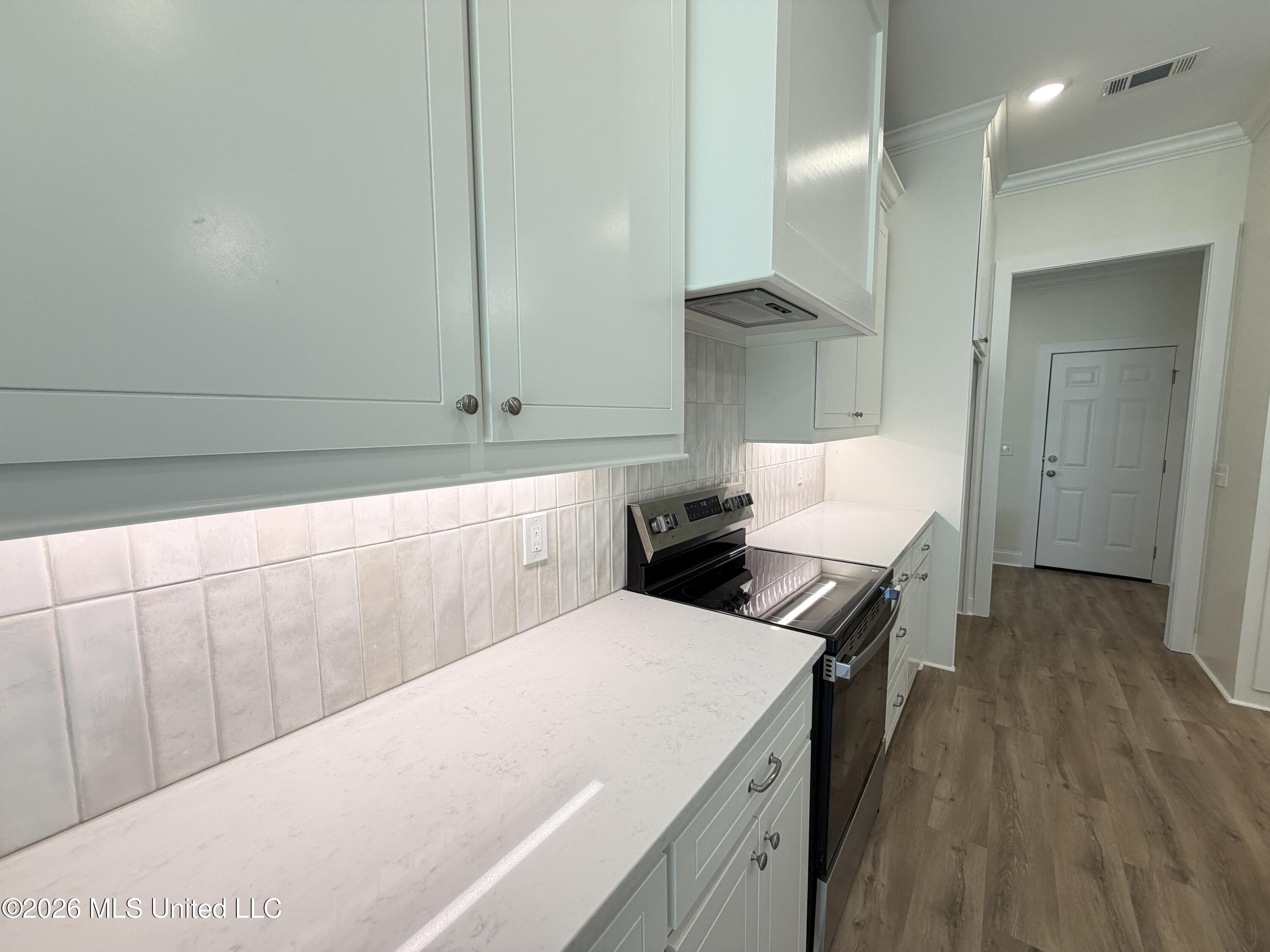 113 Newport Drive Property Photo 7