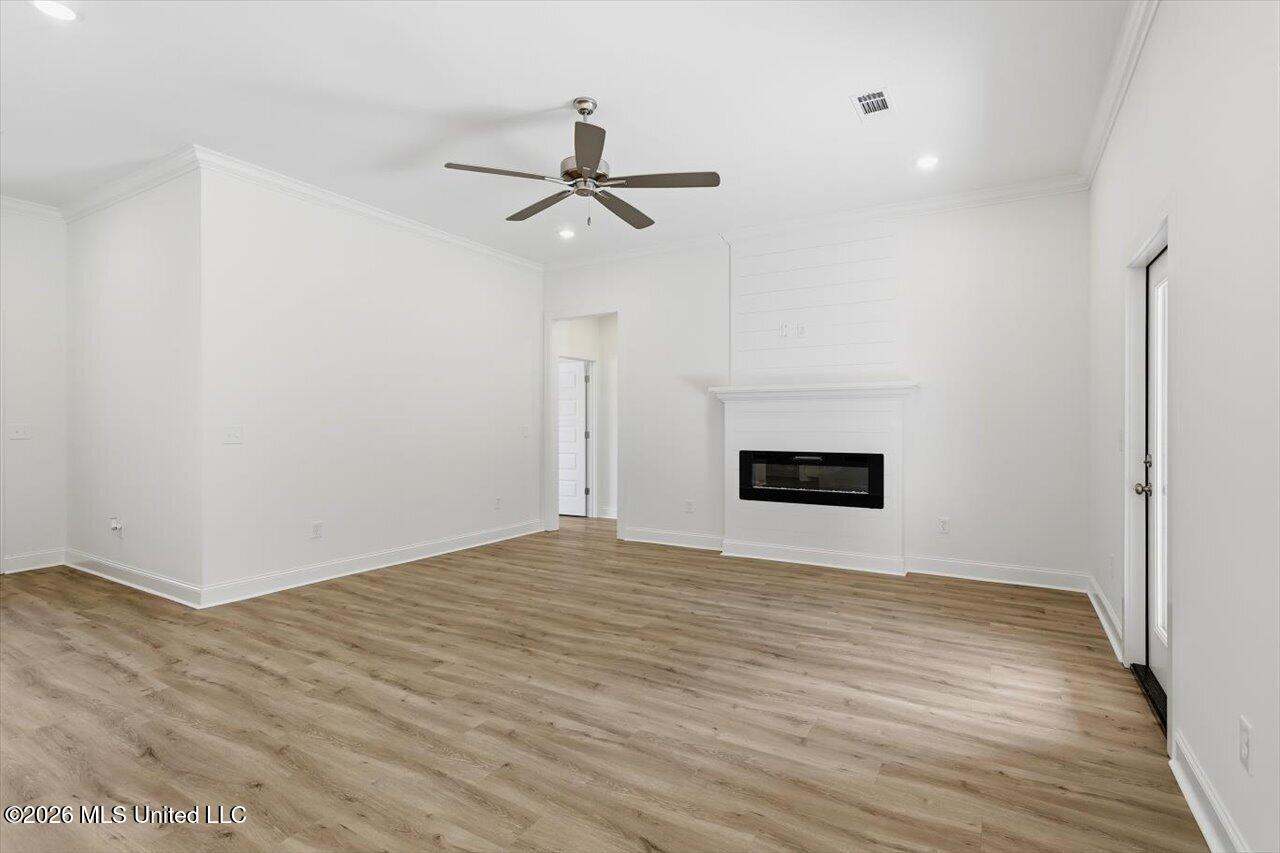 113 Newport Drive Property Photo 8