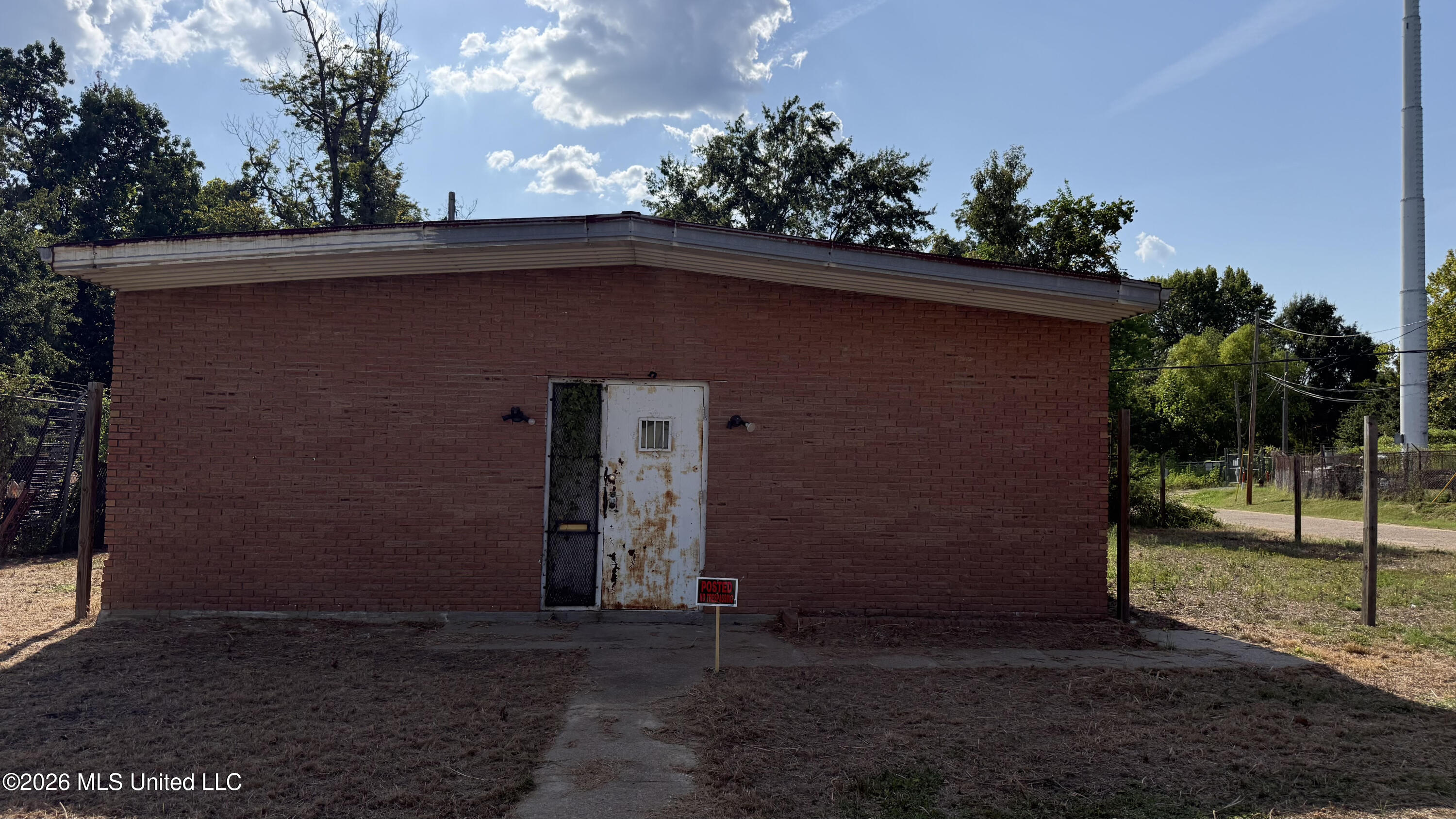 2745 Lena Street Property Photo 1