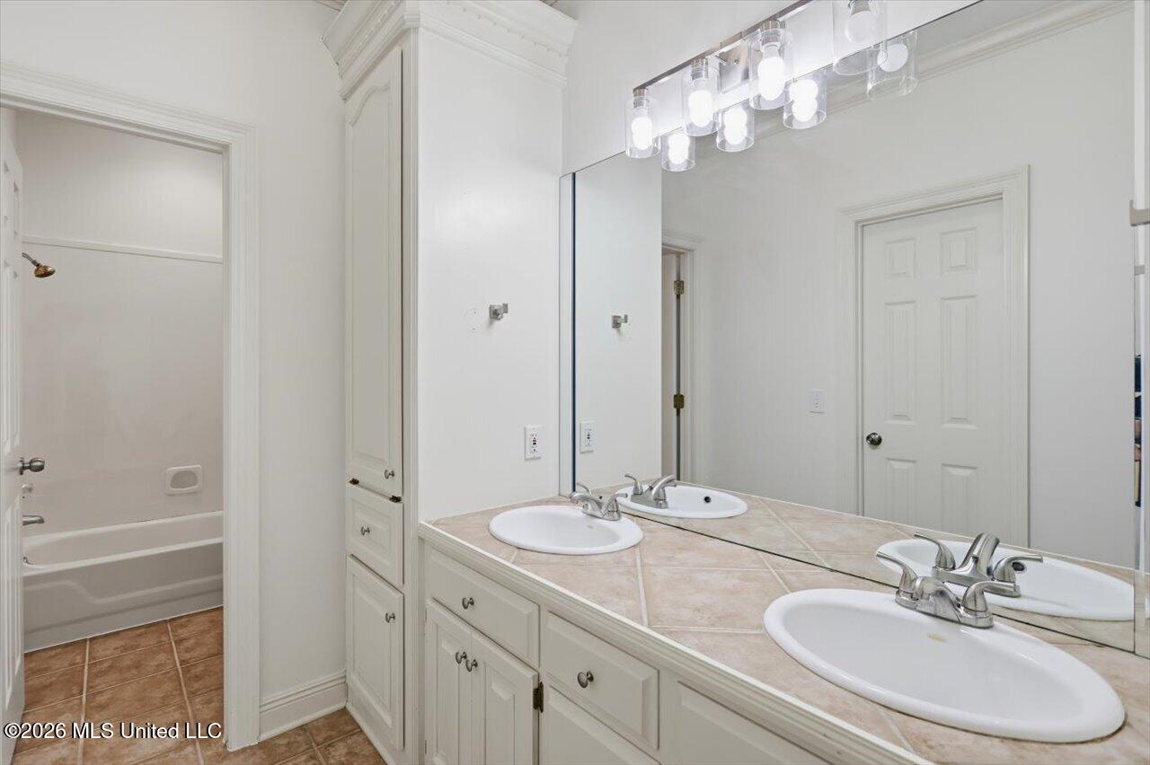 143 Whisper Lake Boulevard Property Photo 31