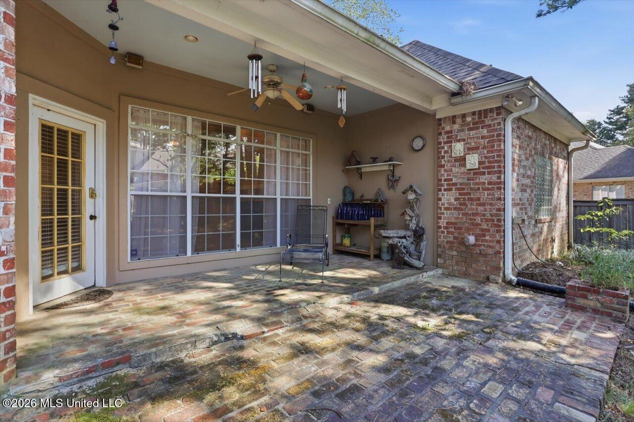 143 Whisper Lake Boulevard Property Photo 34