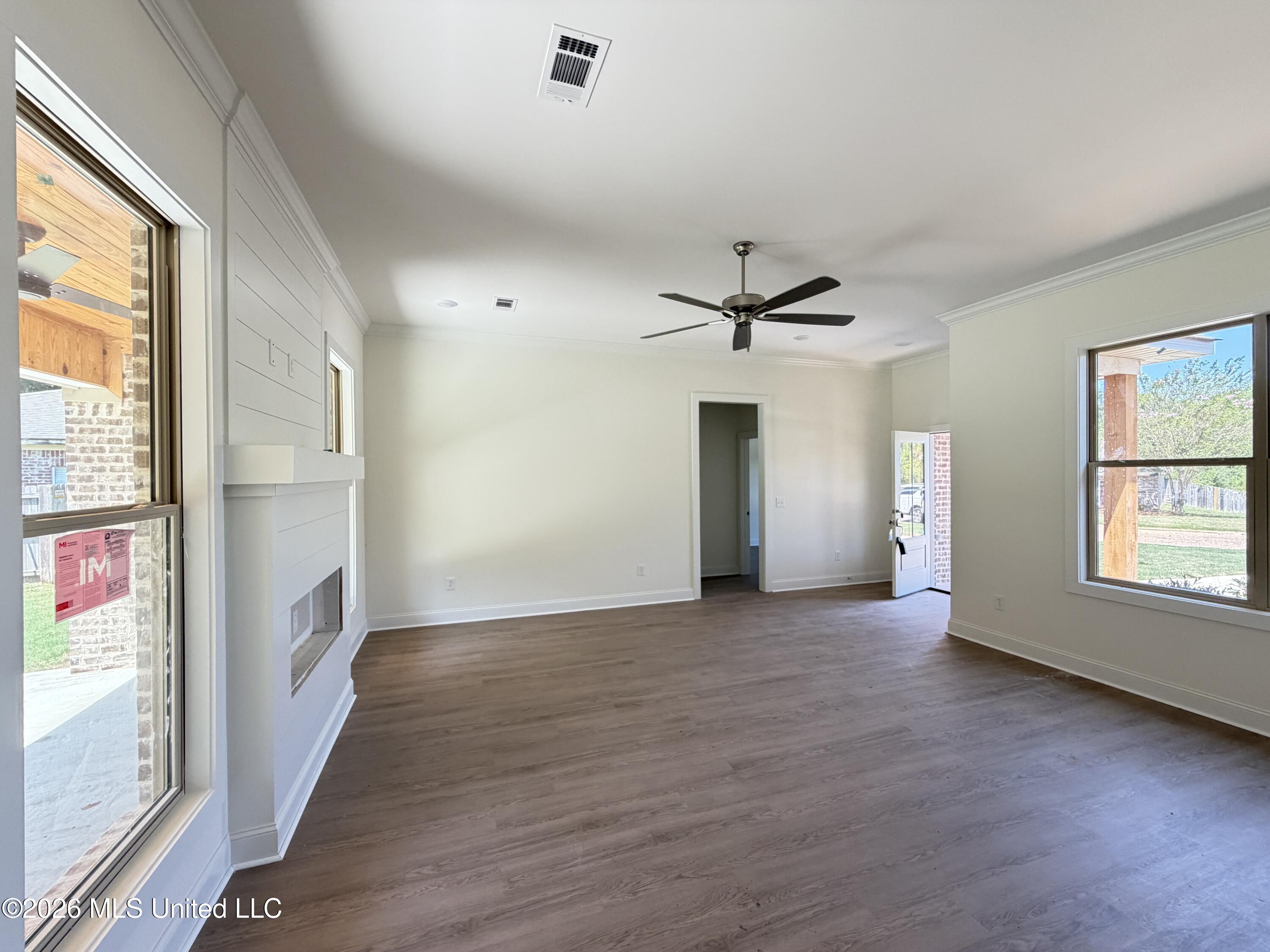 111 Newport Drive Property Photo 8