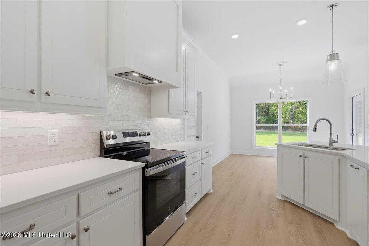 111 Newport Drive Property Photo 8