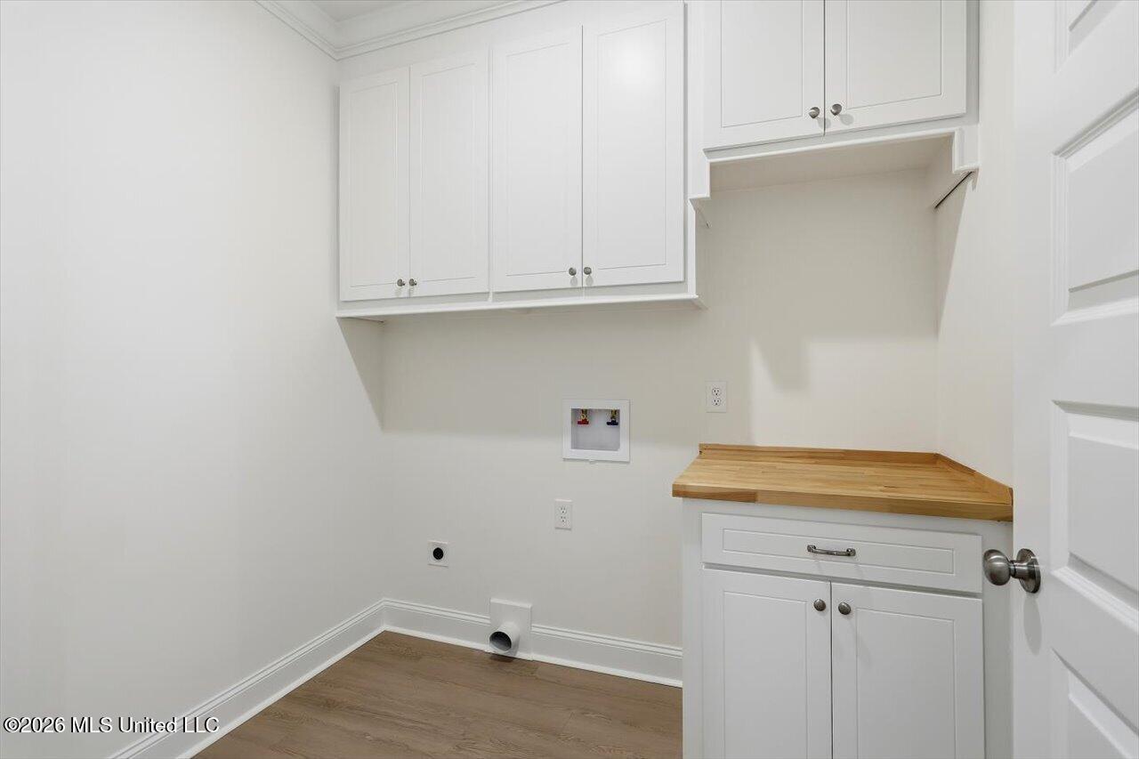 111 Newport Drive Property Photo 10
