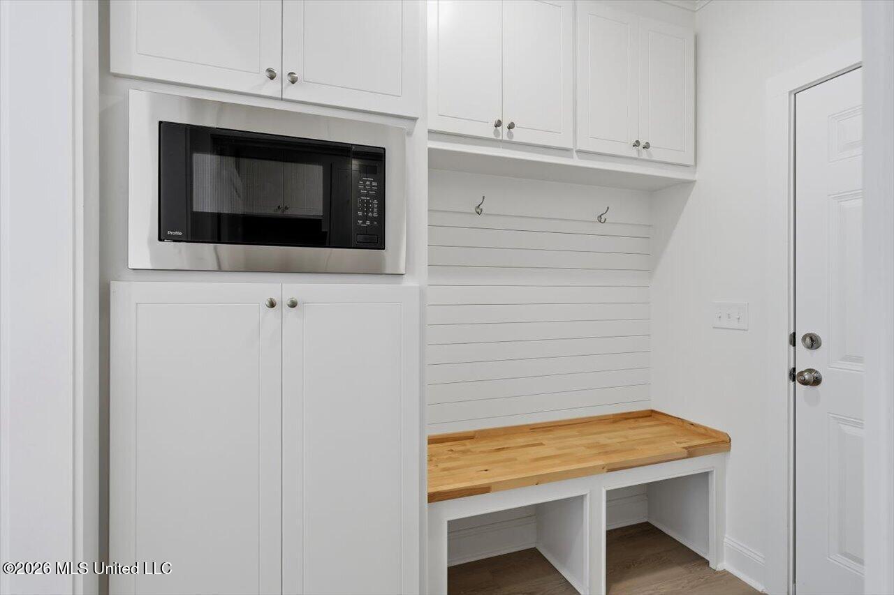 111 Newport Drive Property Photo 11