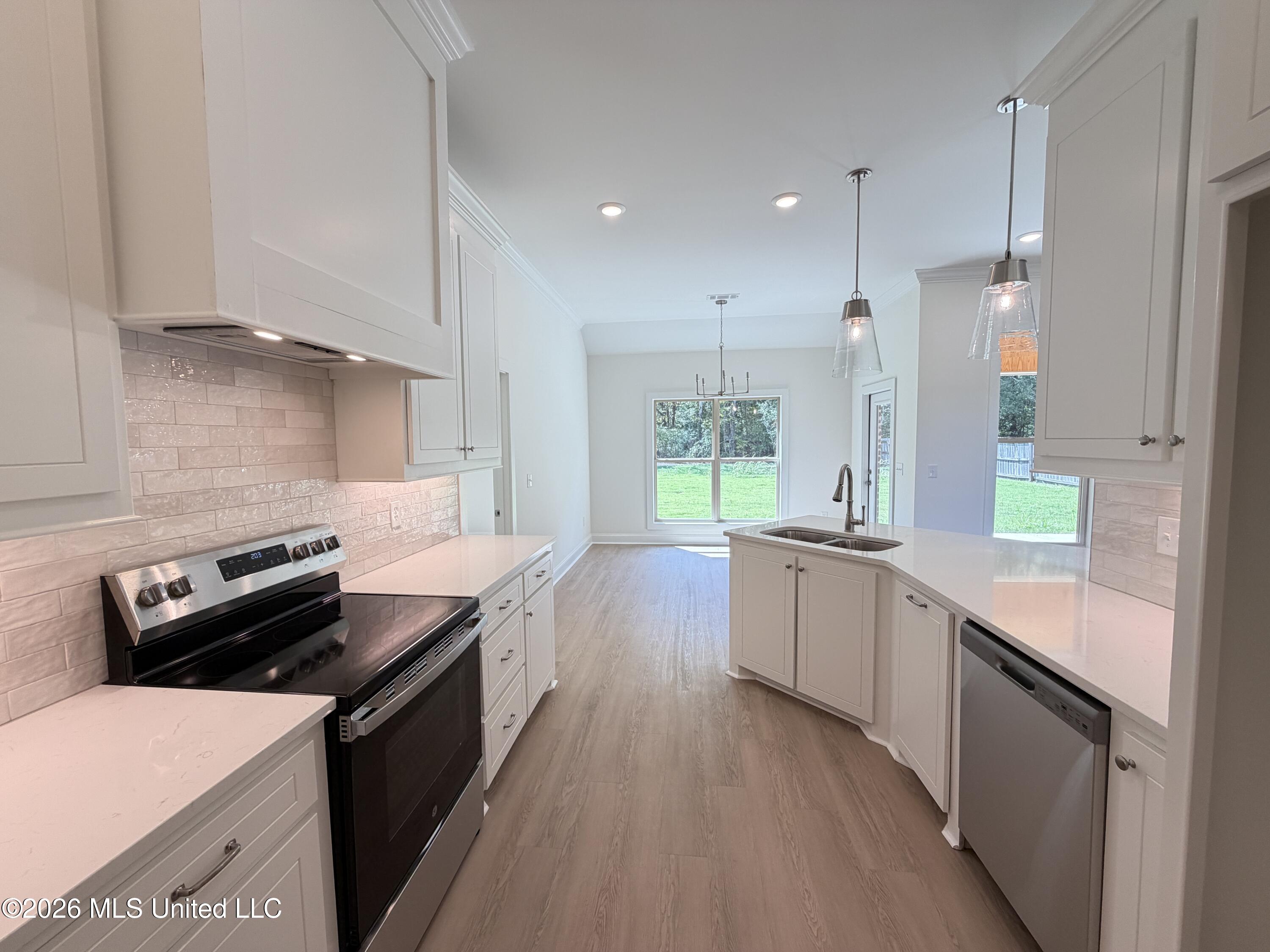 111 Newport Drive Property Photo 12