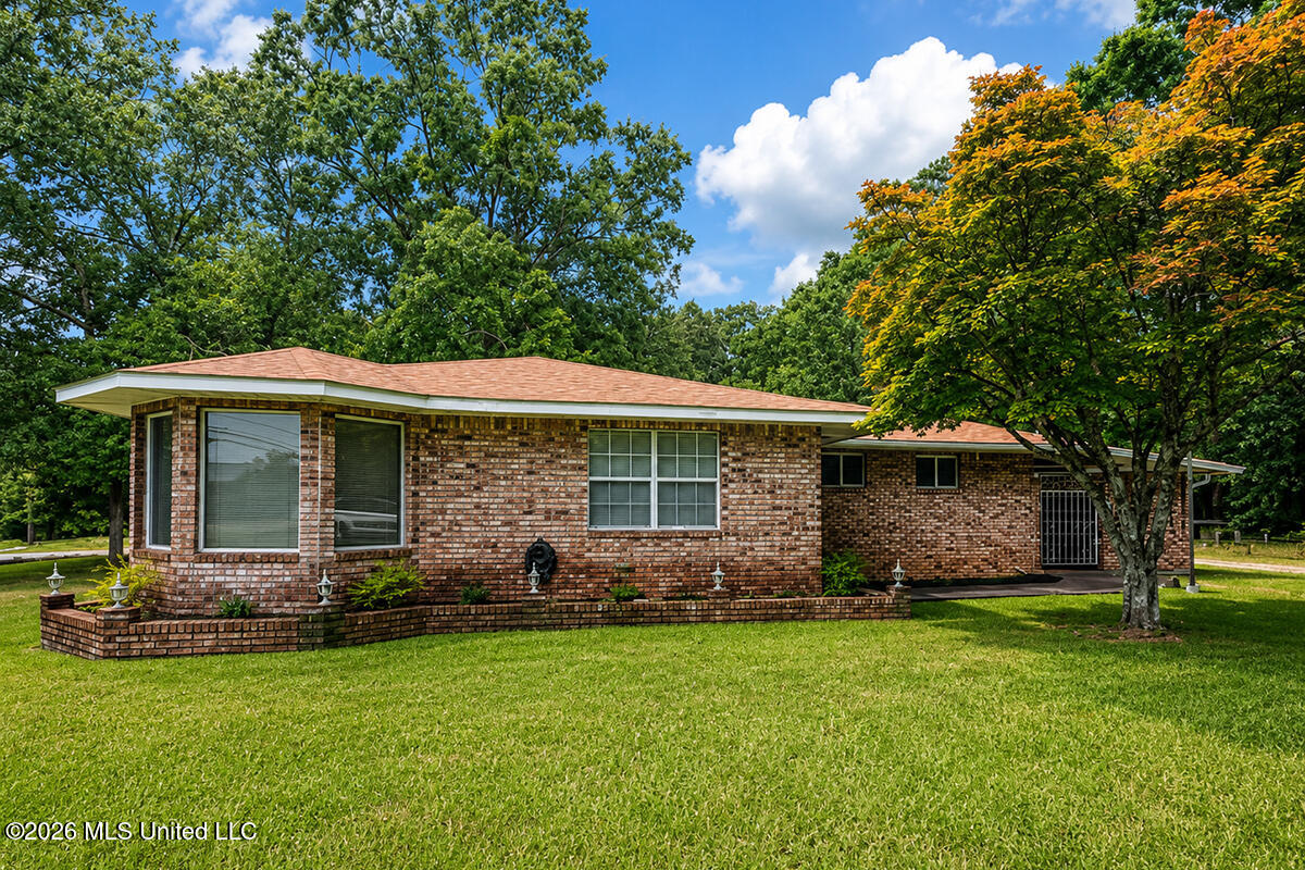 709 Hillcrest Loop Property Photo 1