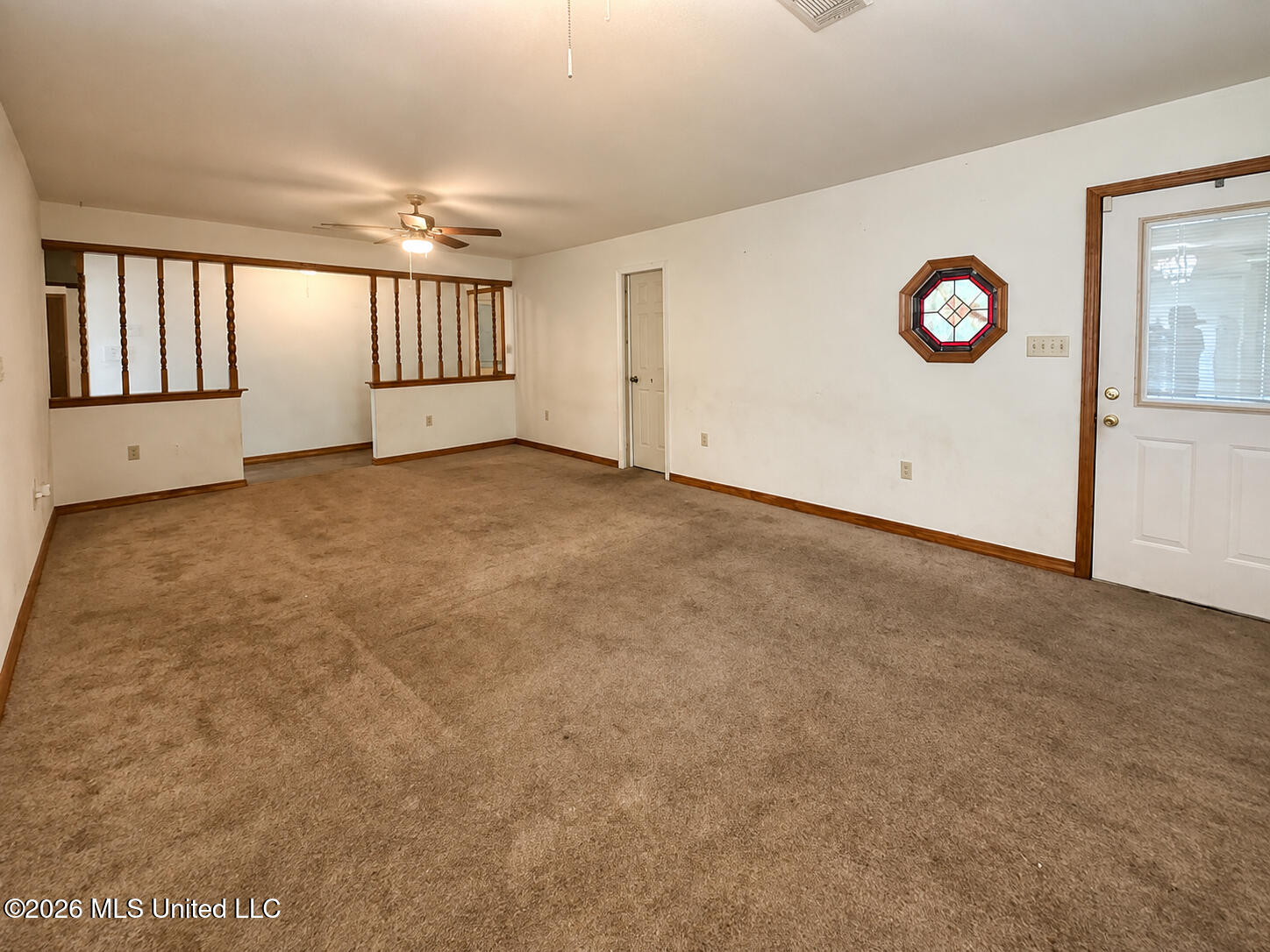 709 Hillcrest Loop Property Photo 3