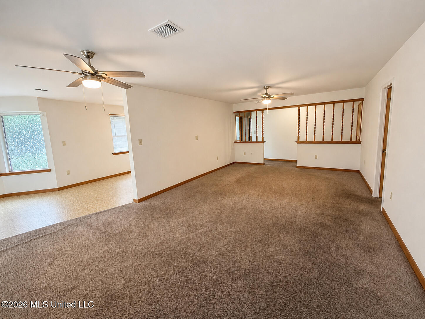 709 Hillcrest Loop Property Photo 7