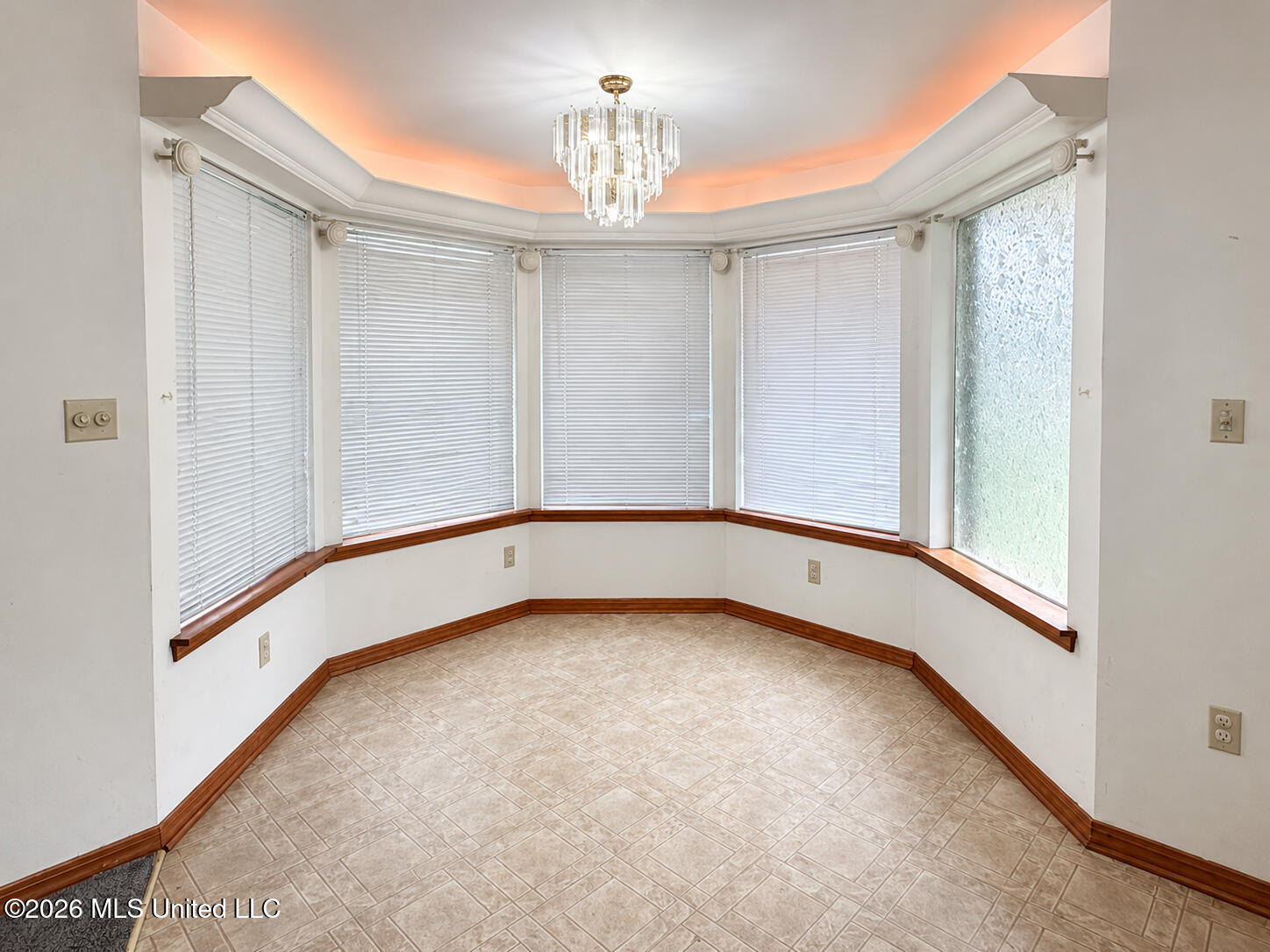 709 Hillcrest Loop Property Photo 13