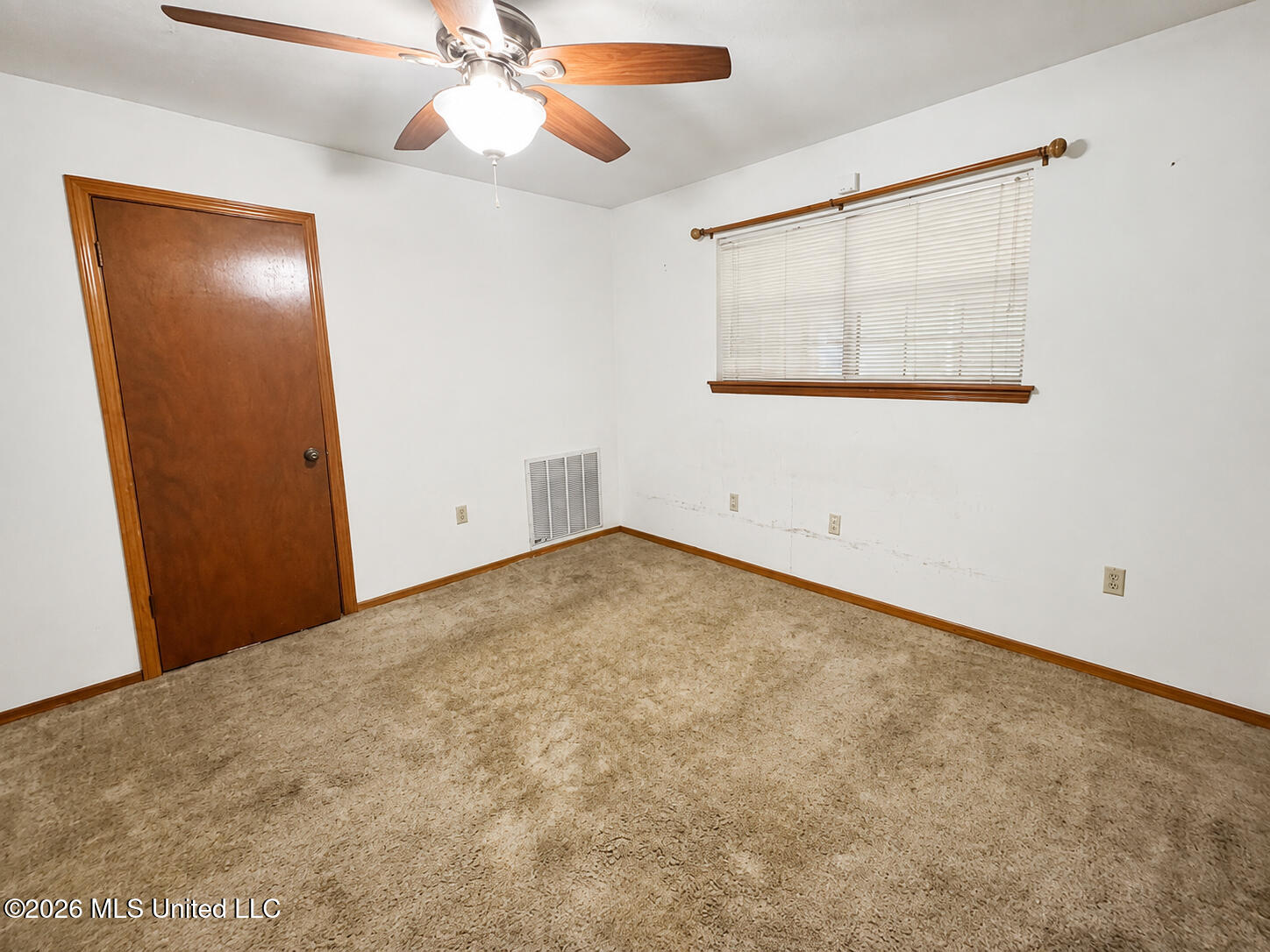 709 Hillcrest Loop Property Photo 17