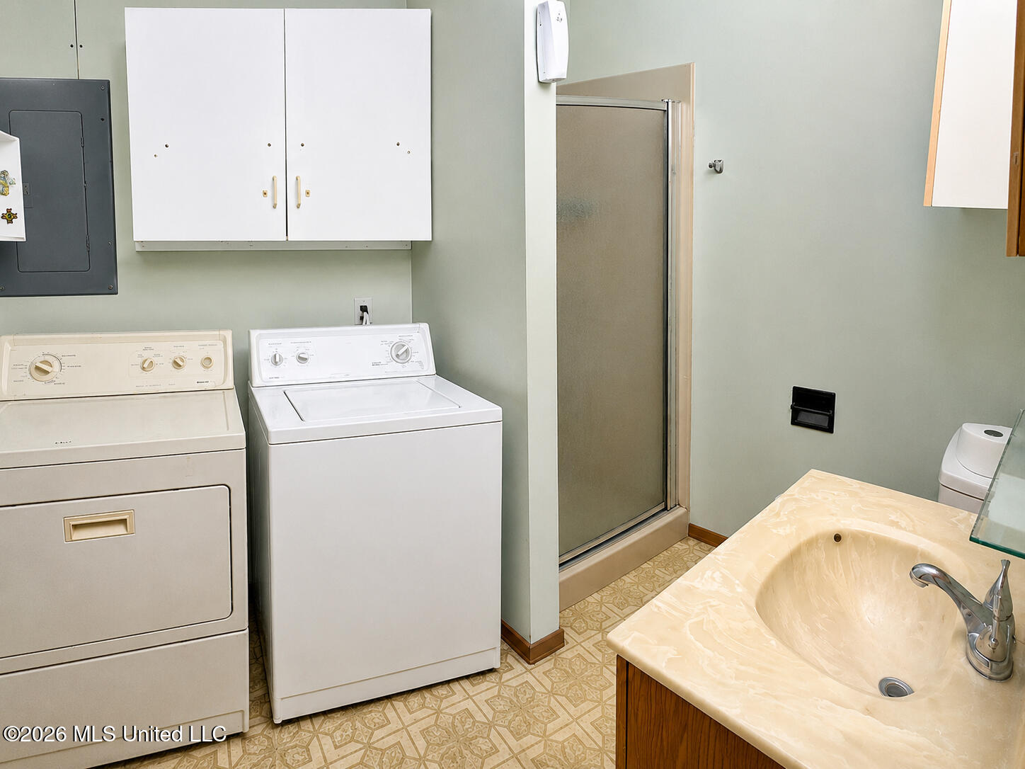 709 Hillcrest Loop Property Photo 24