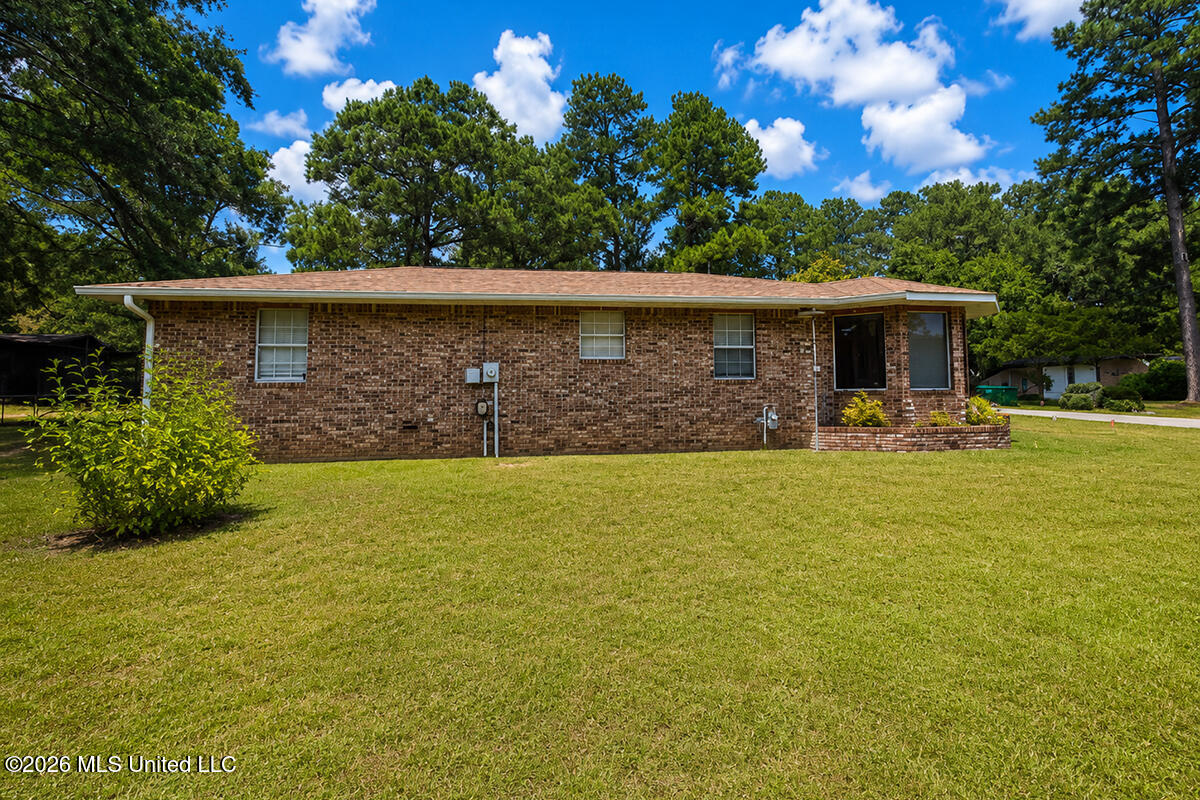709 Hillcrest Loop Property Photo 32