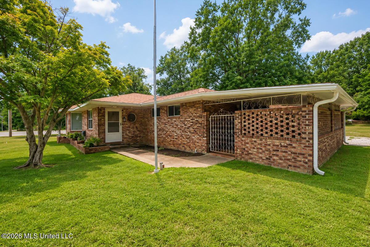 709 Hillcrest Loop Property Photo 33