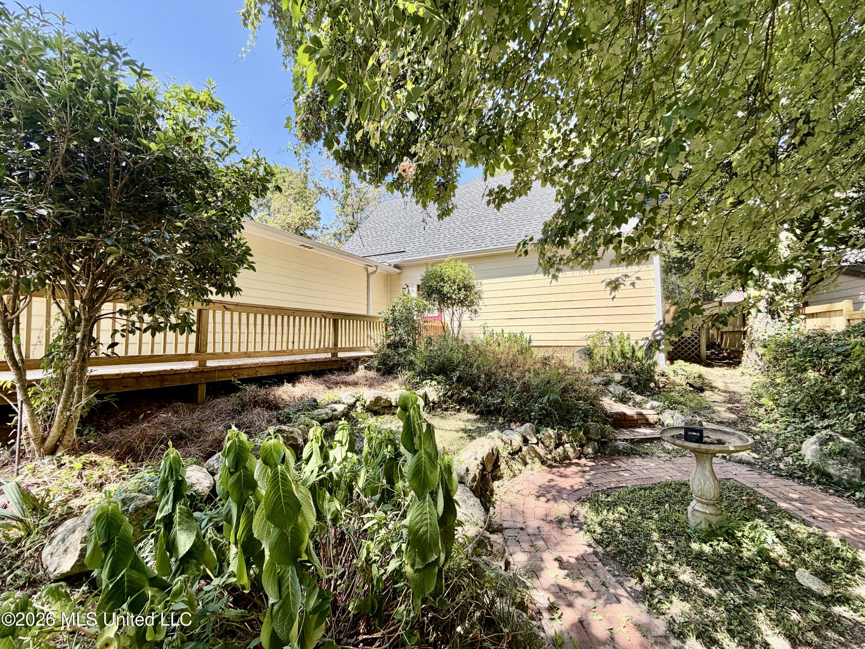 107 Caroline Cove Property Photo 9