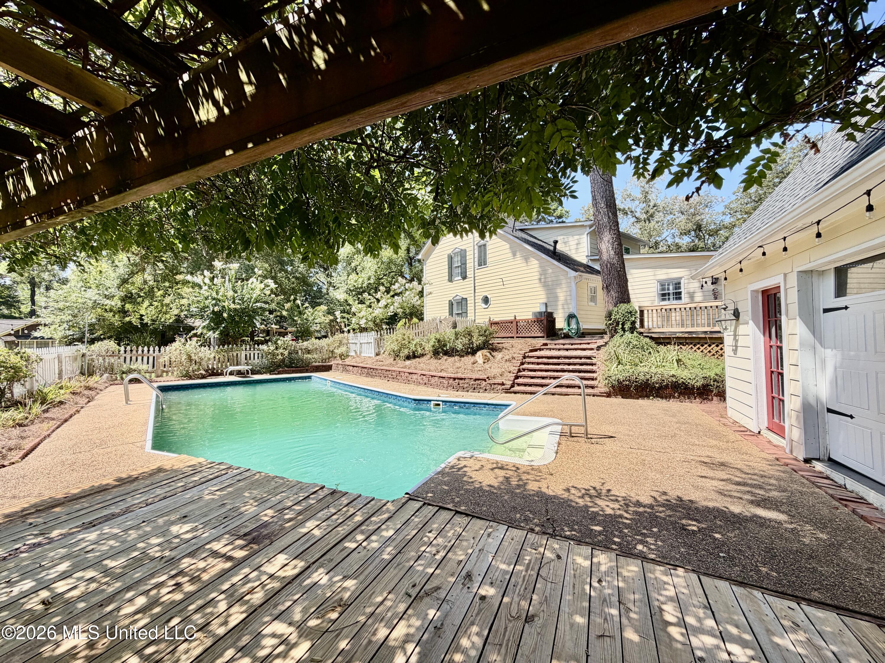 107 Caroline Cove Property Photo 16