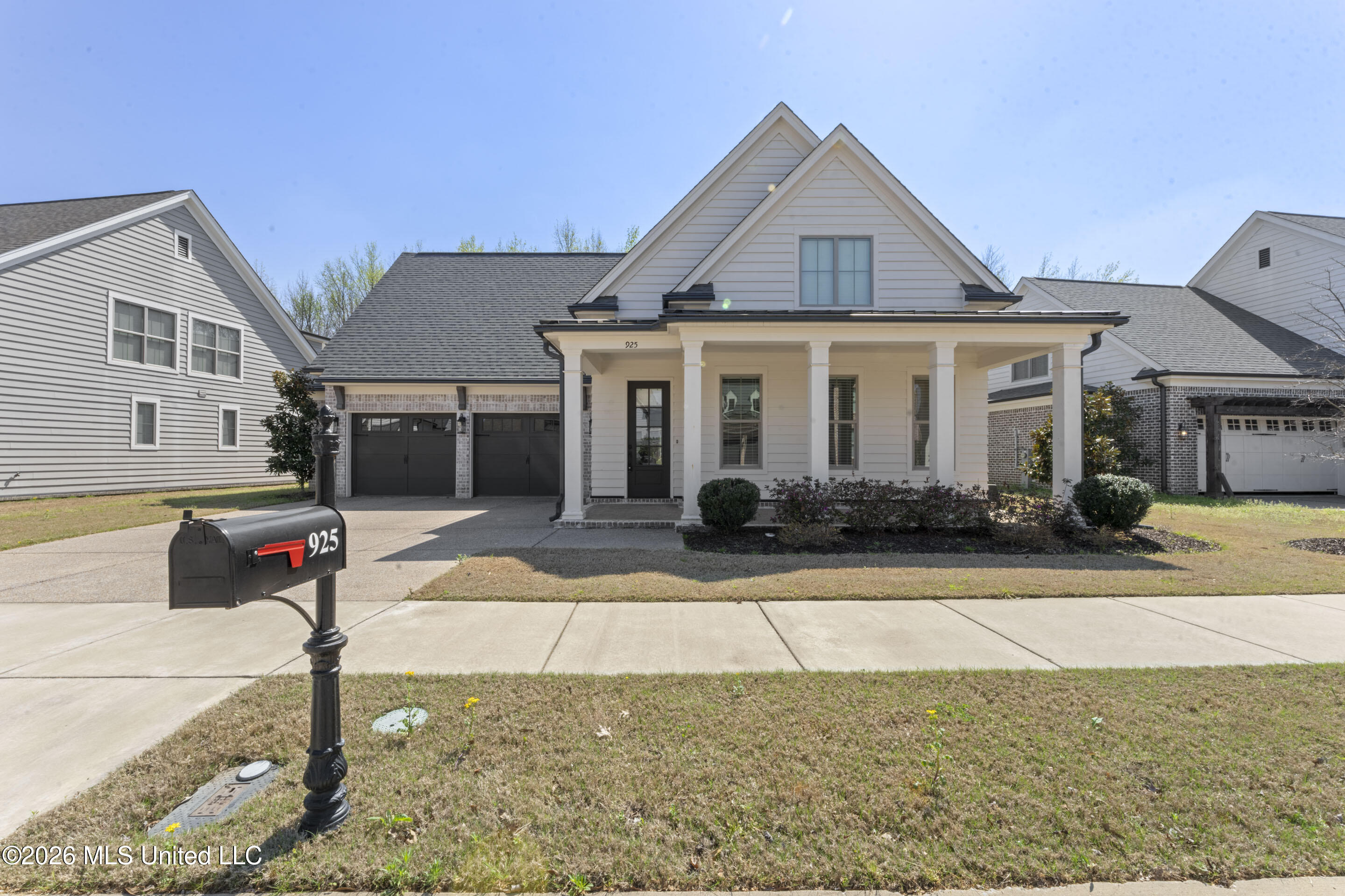 925 Cypress Vine Cove Property Photo 1