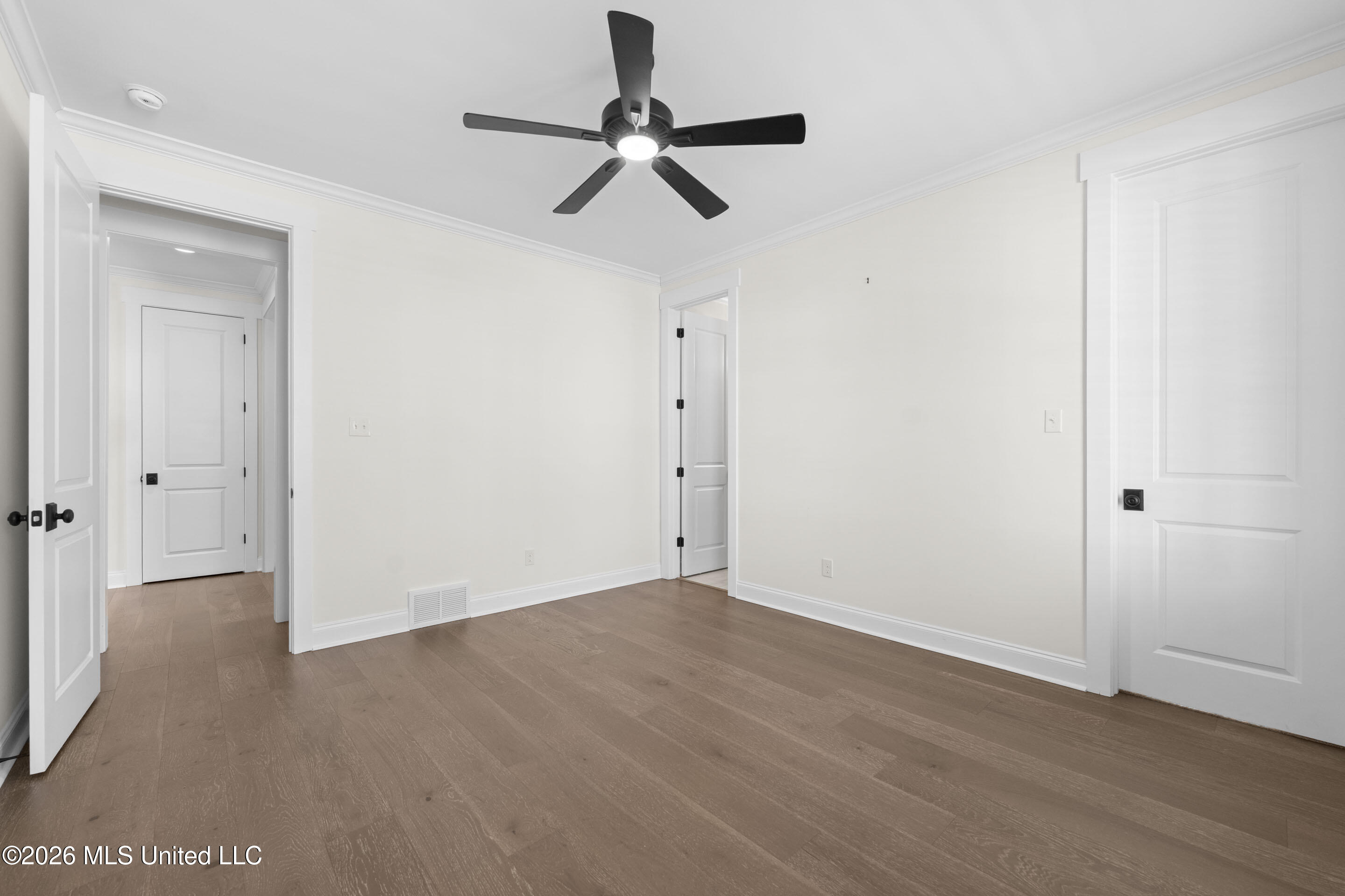 925 Cypress Vine Cove Property Photo 6