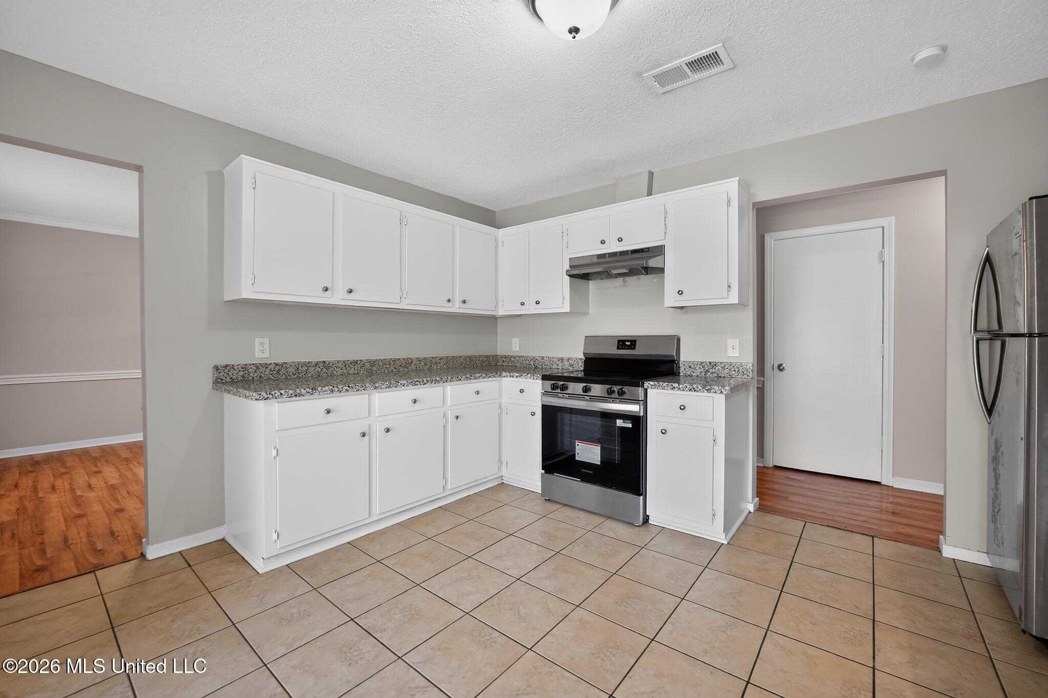 161 Stonegate Drive Property Photo 8