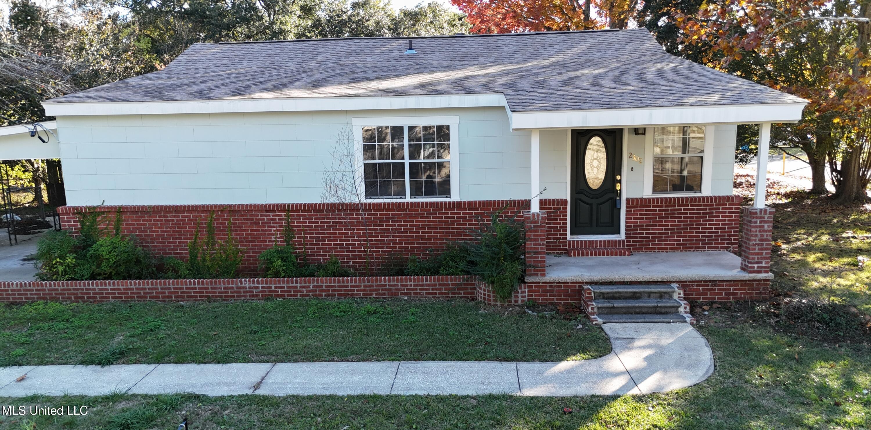 2302 Wilson Avenue Property Photo 1