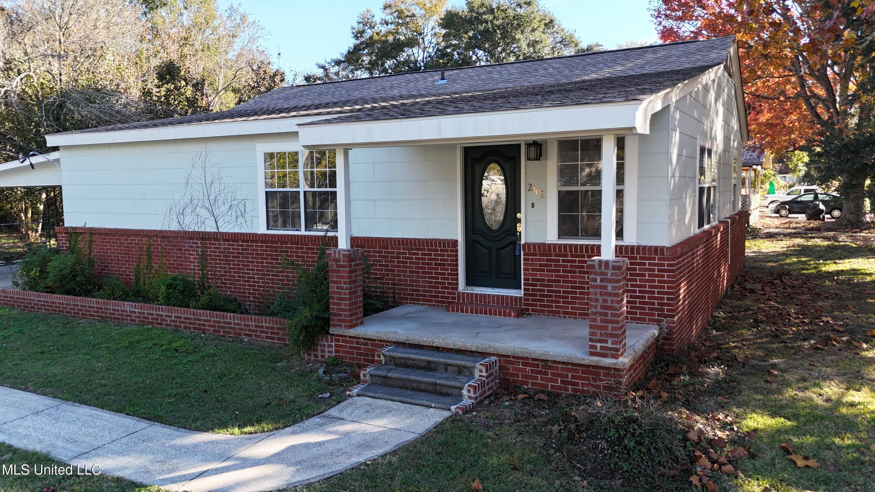 2302 Wilson Avenue Property Photo 2