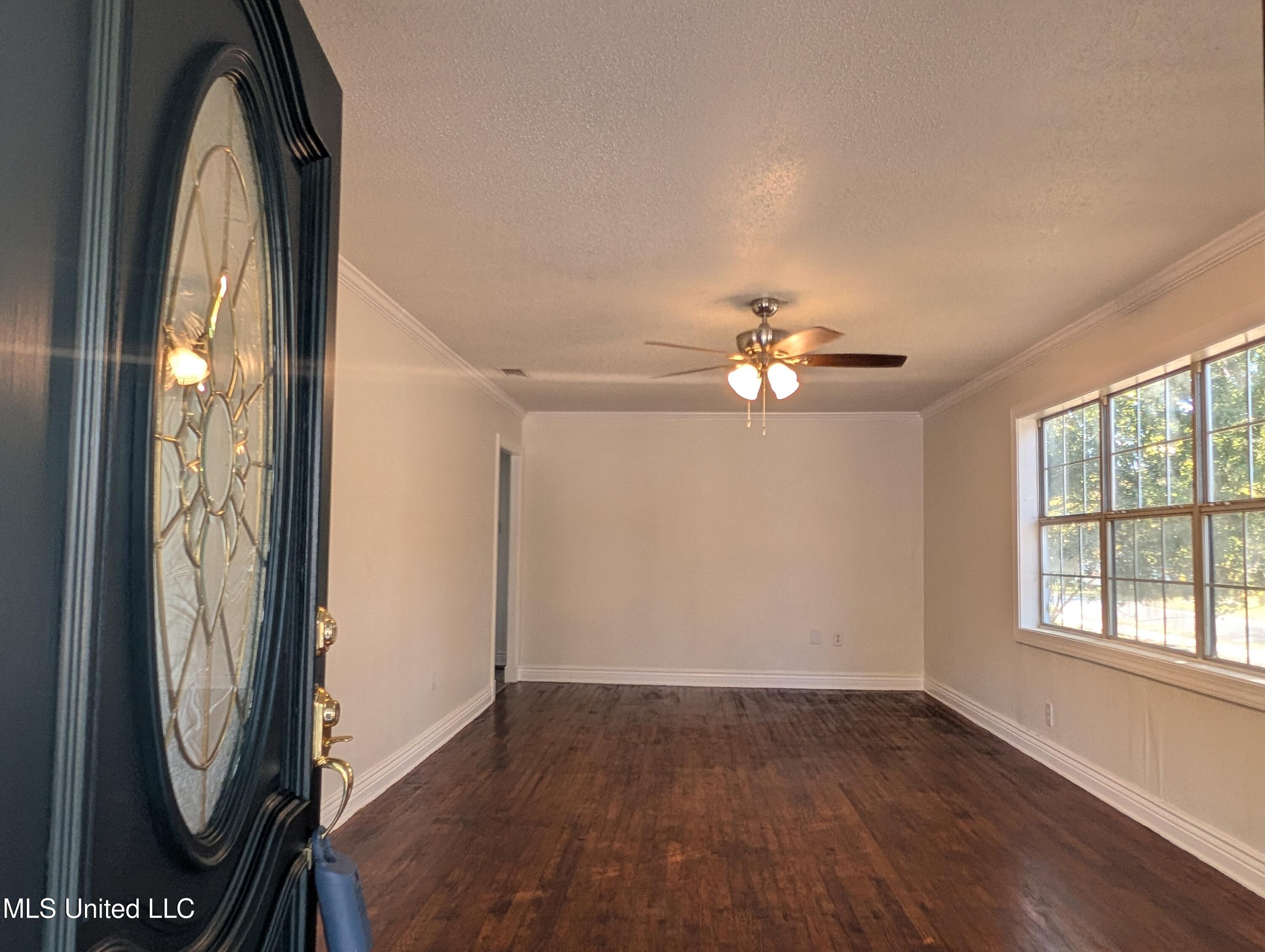 2302 Wilson Avenue Property Photo 3