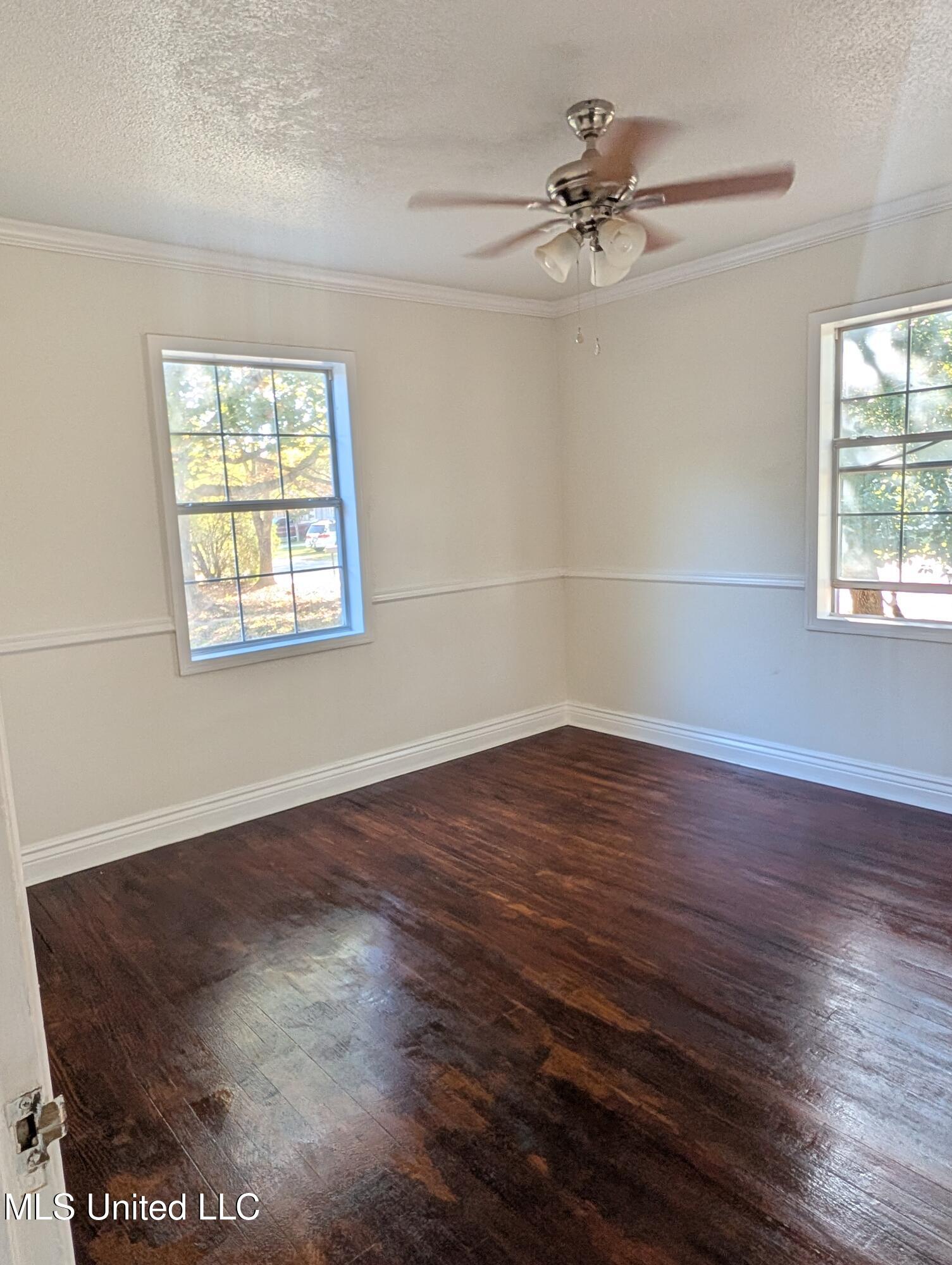 2302 Wilson Avenue Property Photo 9