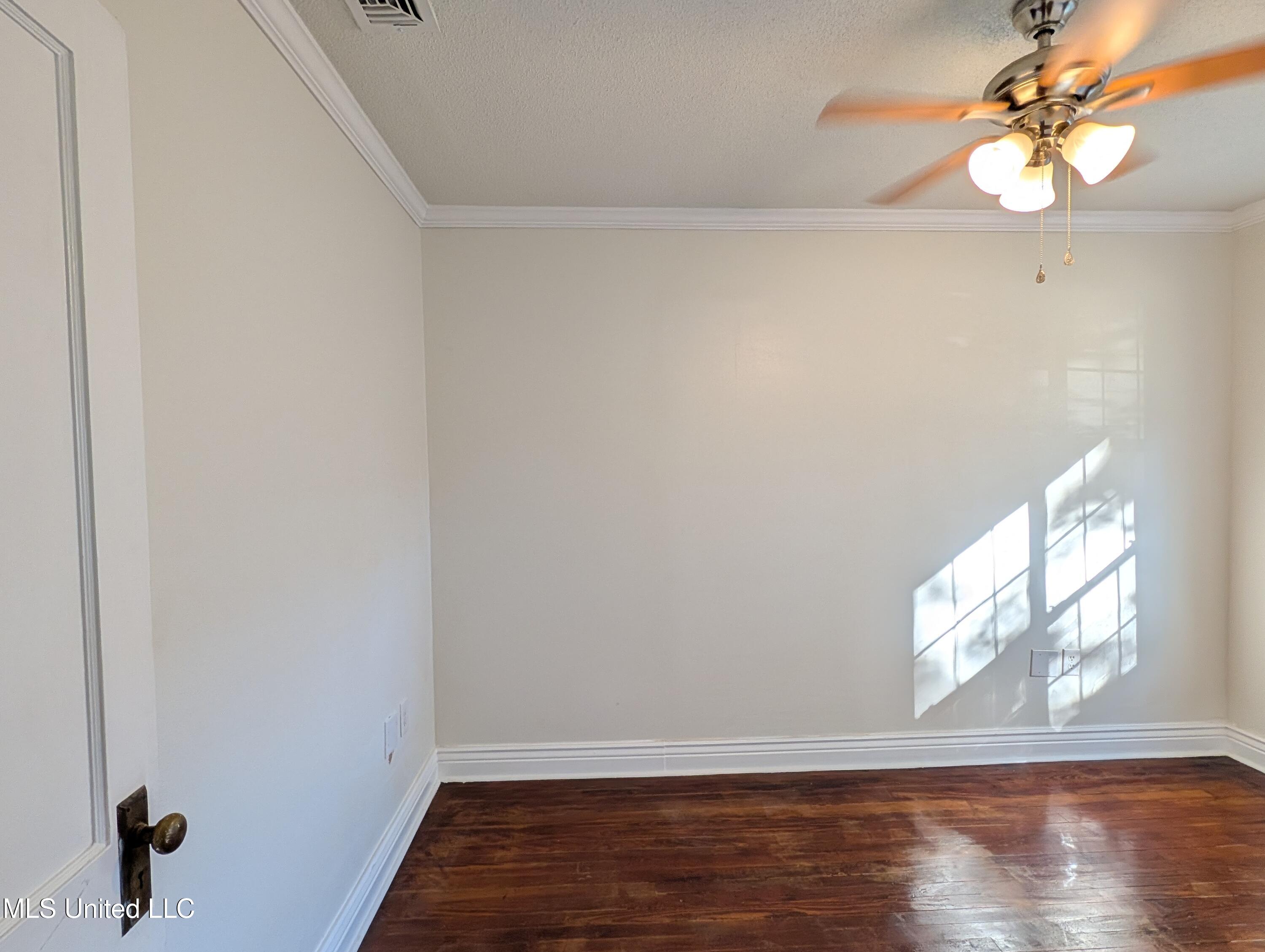 2302 Wilson Avenue Property Photo 14