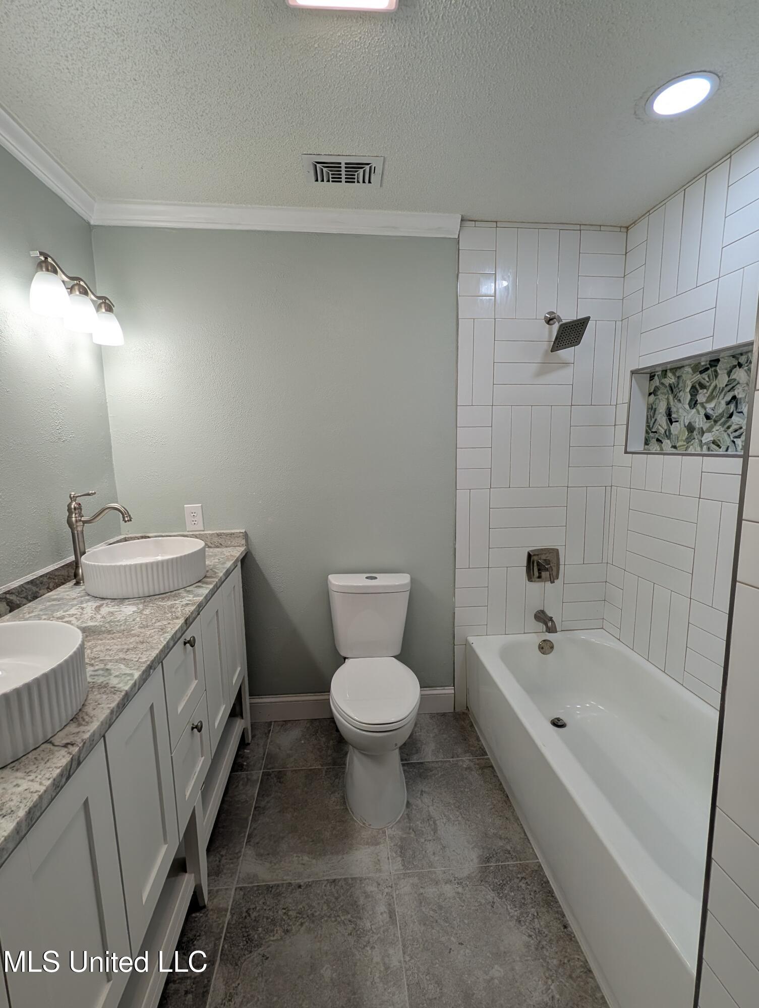 2302 Wilson Avenue Property Photo 15