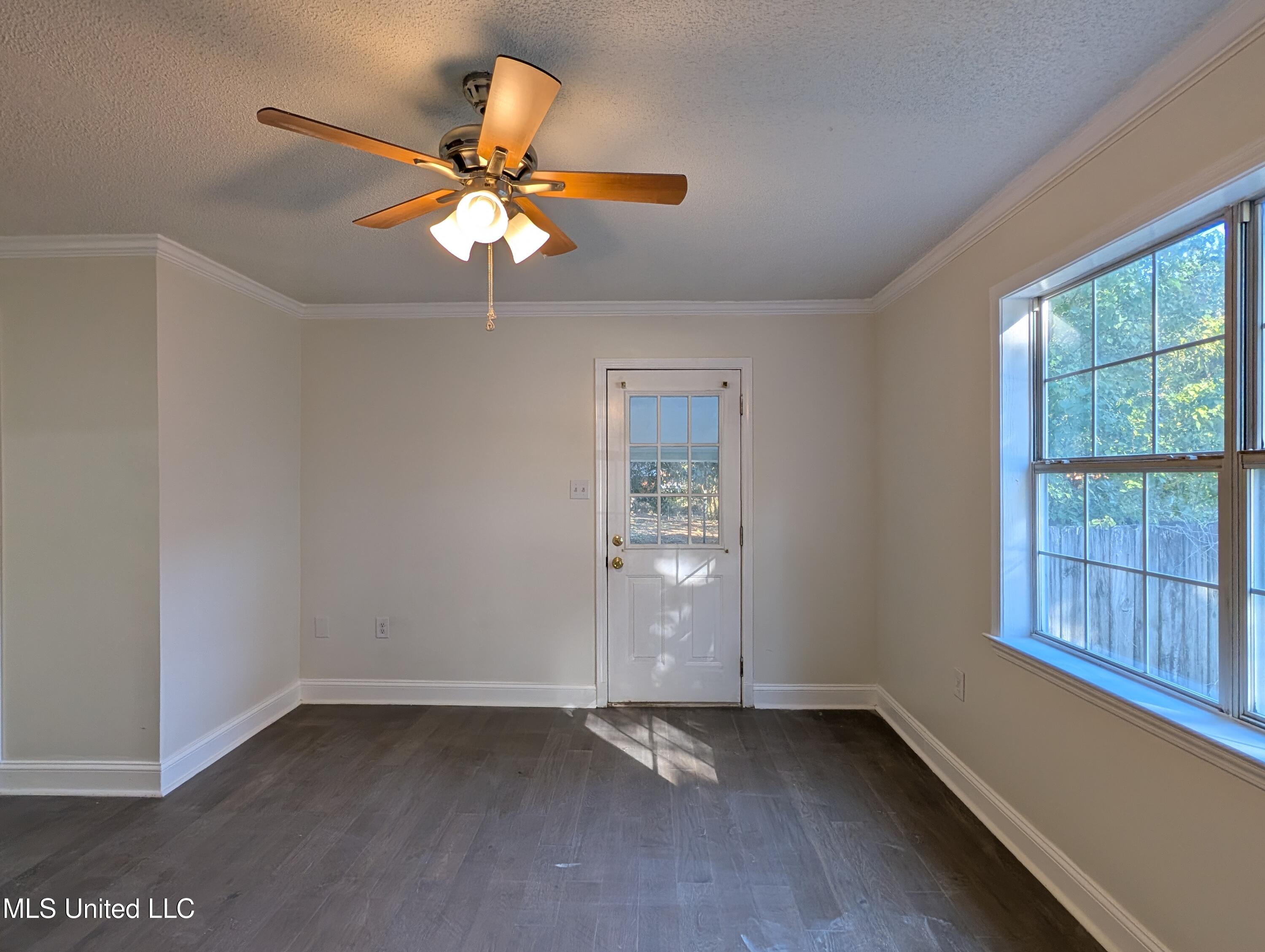 2302 Wilson Avenue Property Photo 17