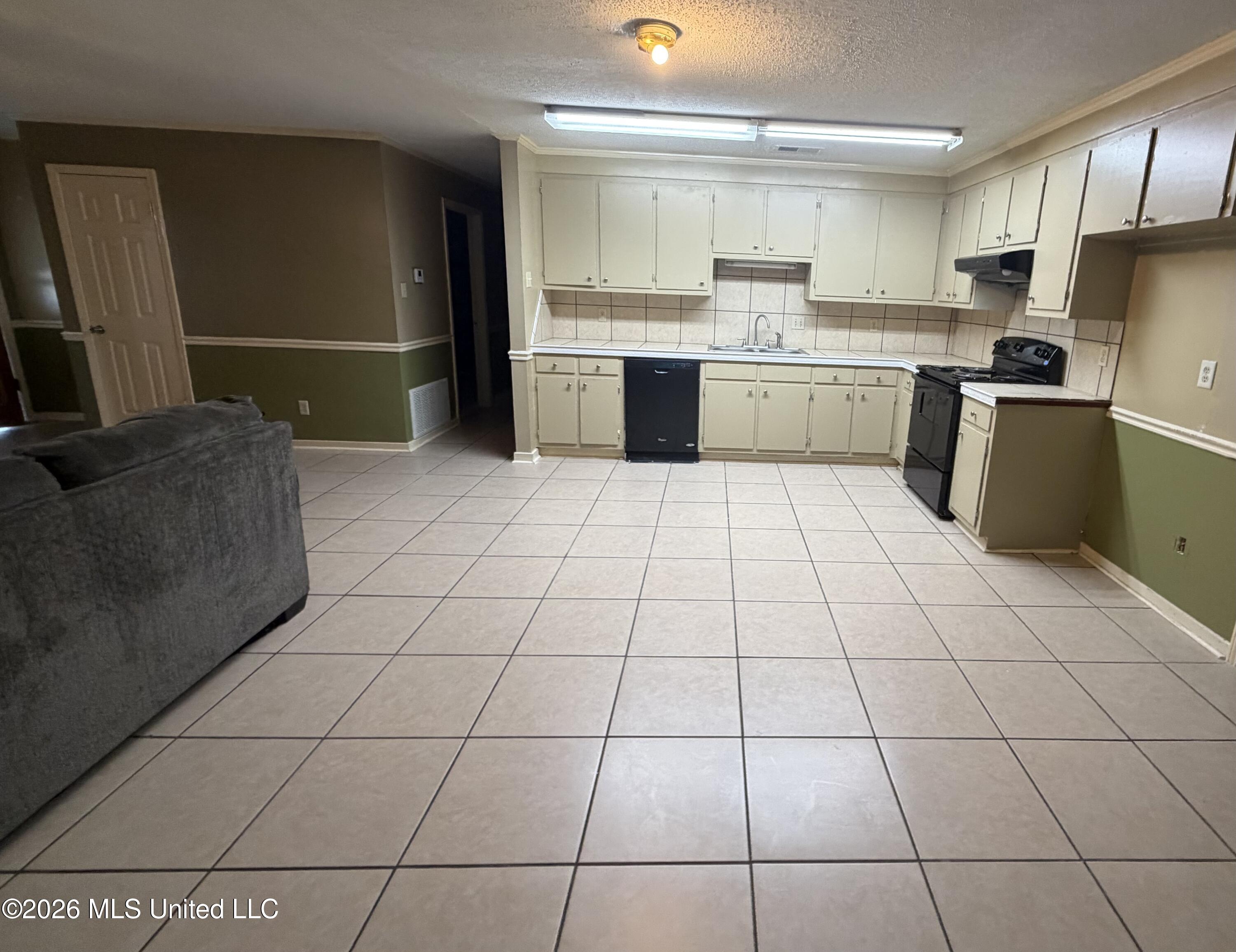 2558 Mourning Dove Street Property Photo 4