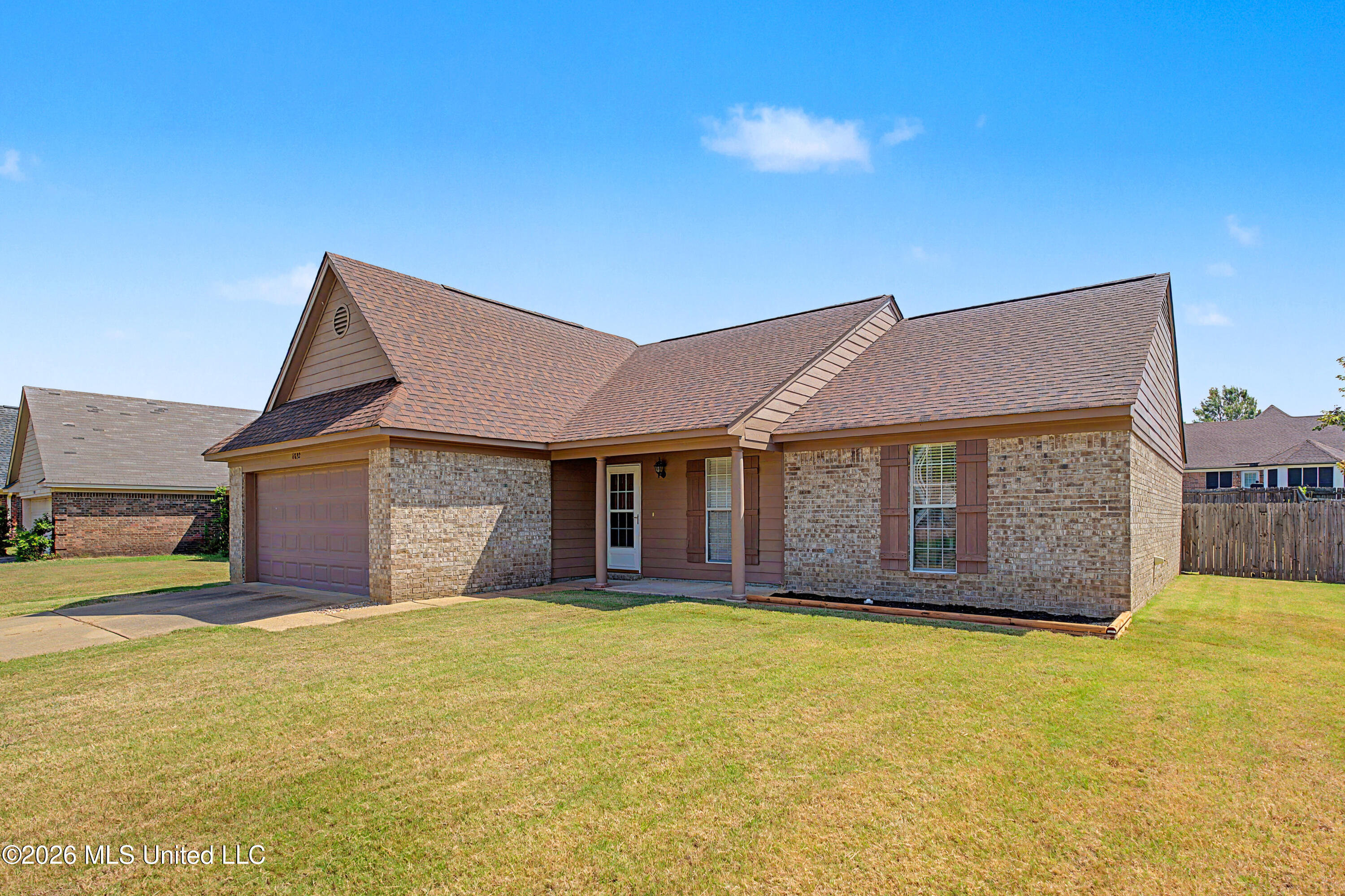 6892 Tealwood Drive Property Photo 4