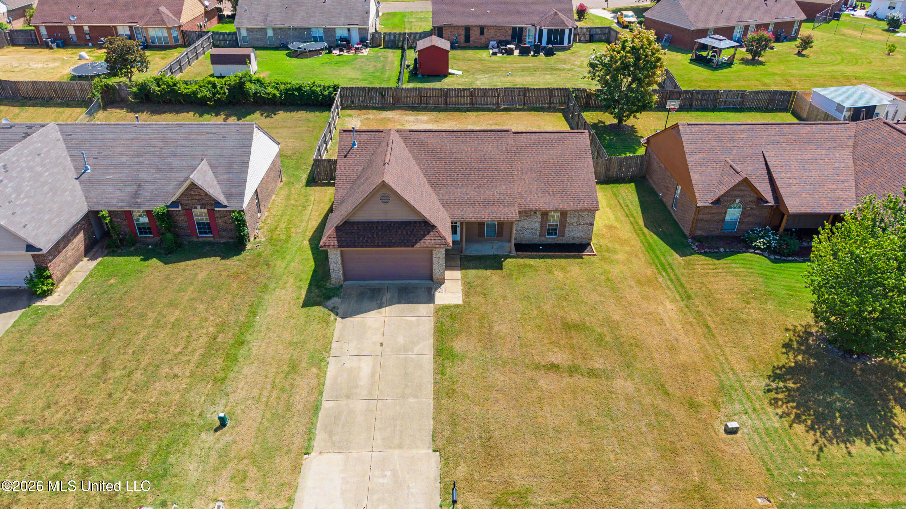 6892 Tealwood Drive Property Photo 10