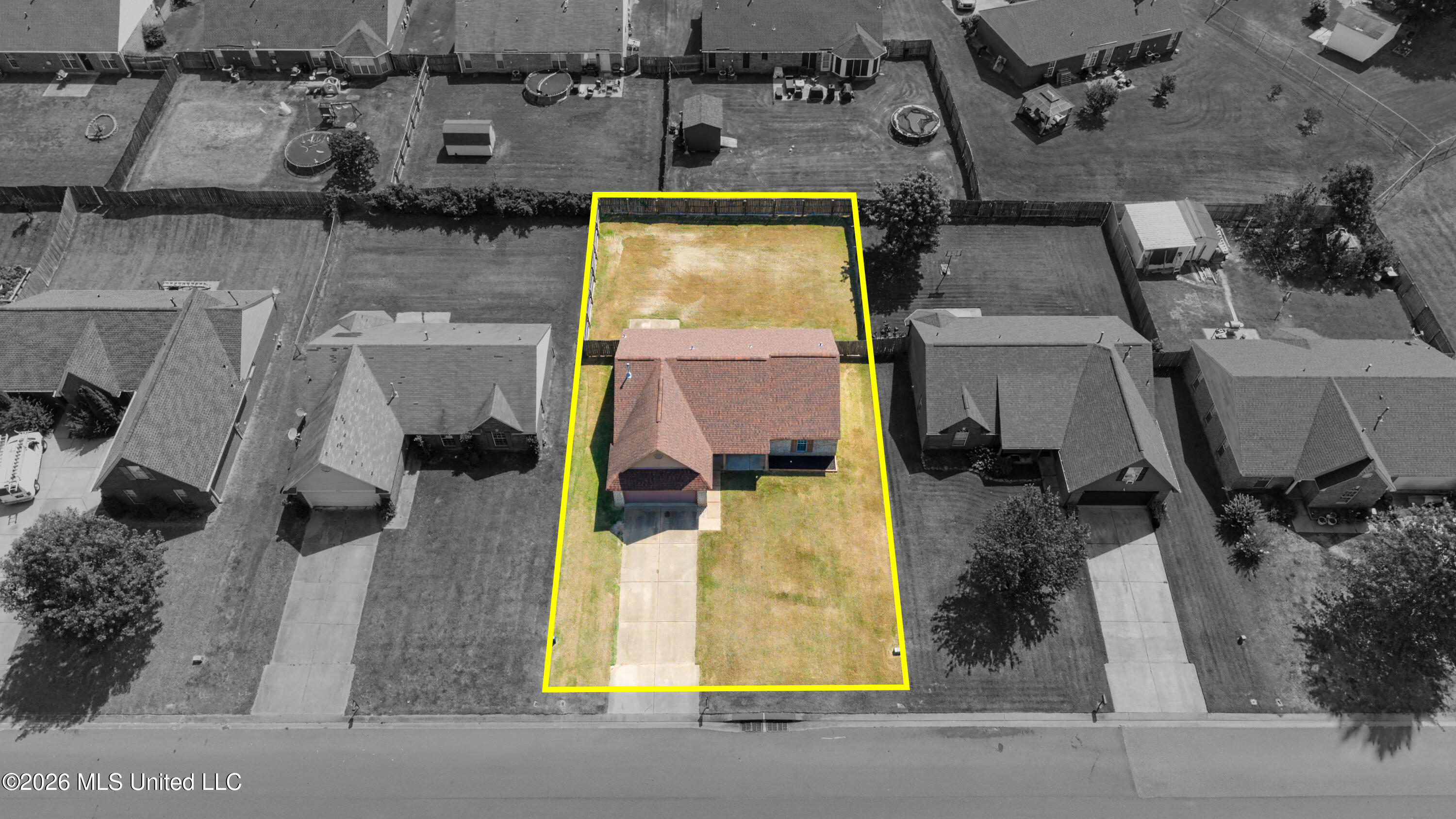 6892 Tealwood Drive Property Photo 13