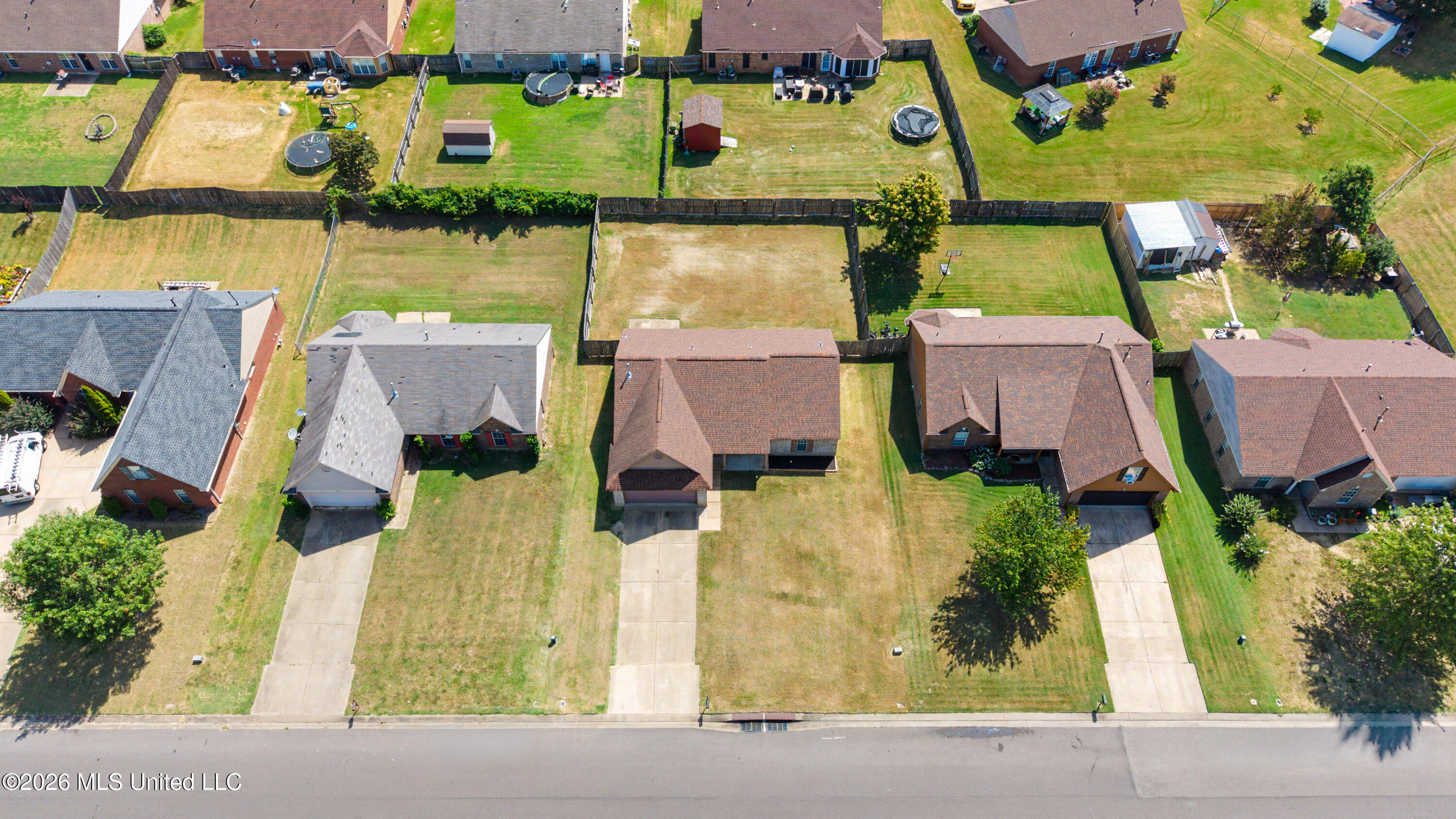 6892 Tealwood Drive Property Photo 14