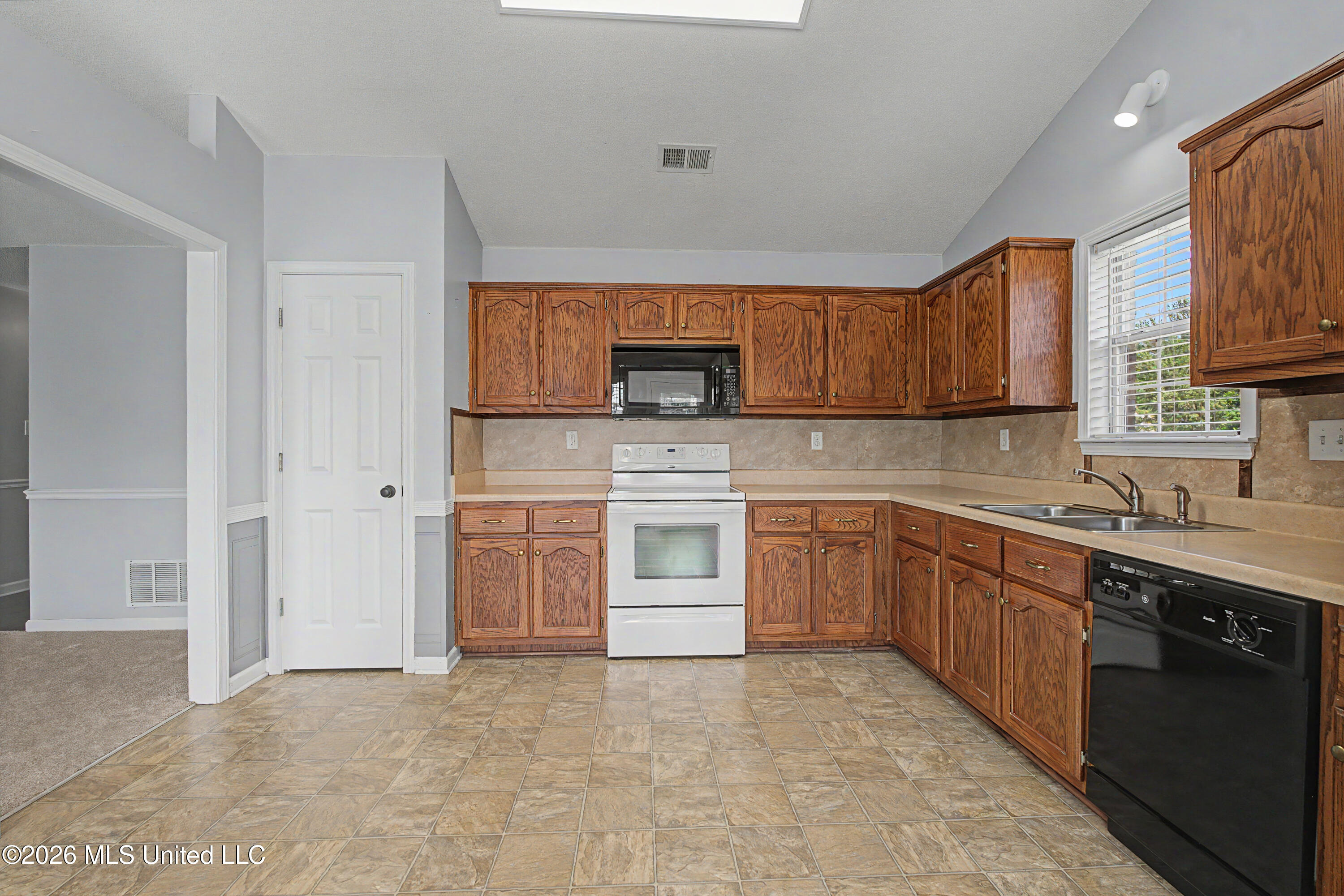 6892 Tealwood Drive Property Photo 20