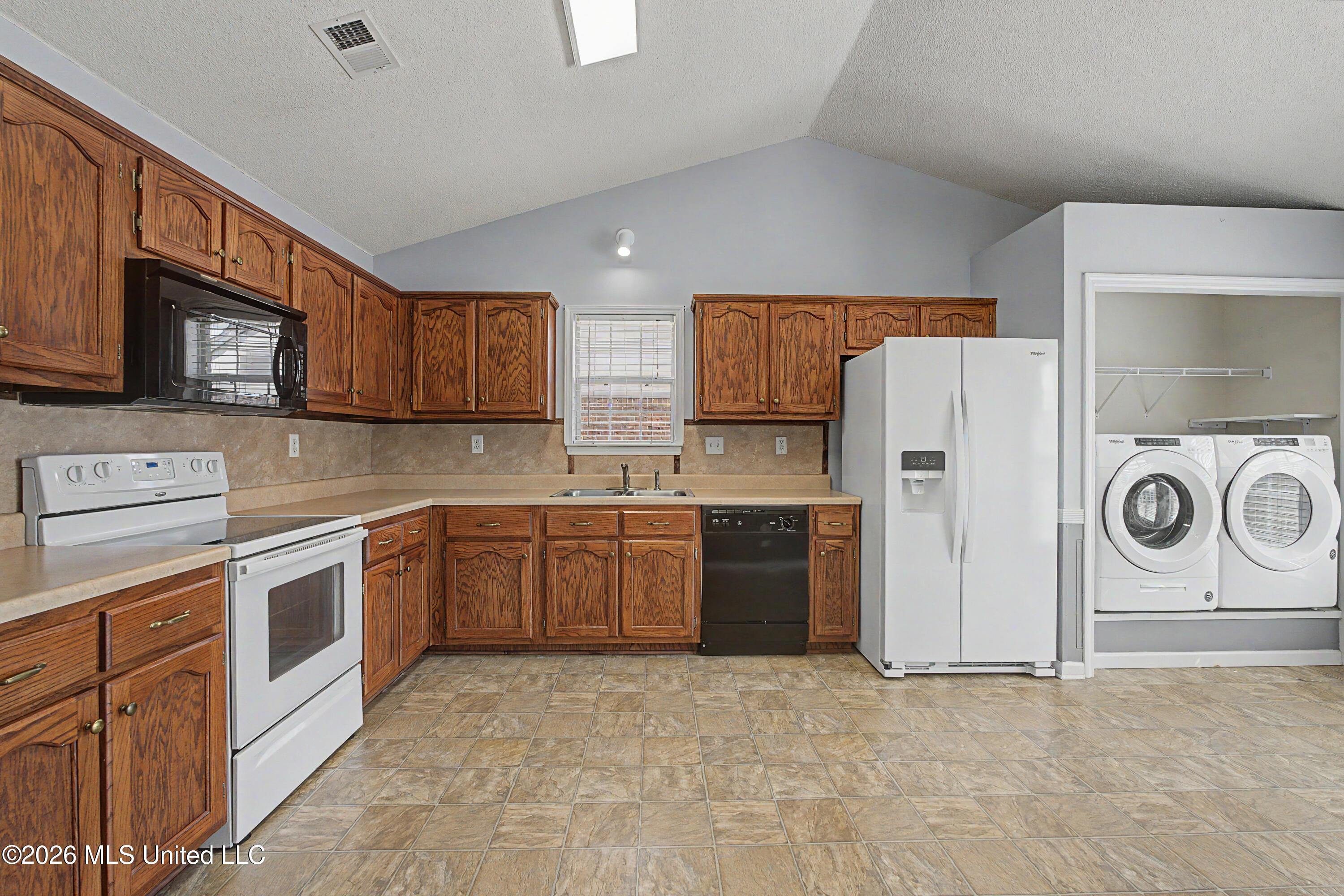 6892 Tealwood Drive Property Photo 21