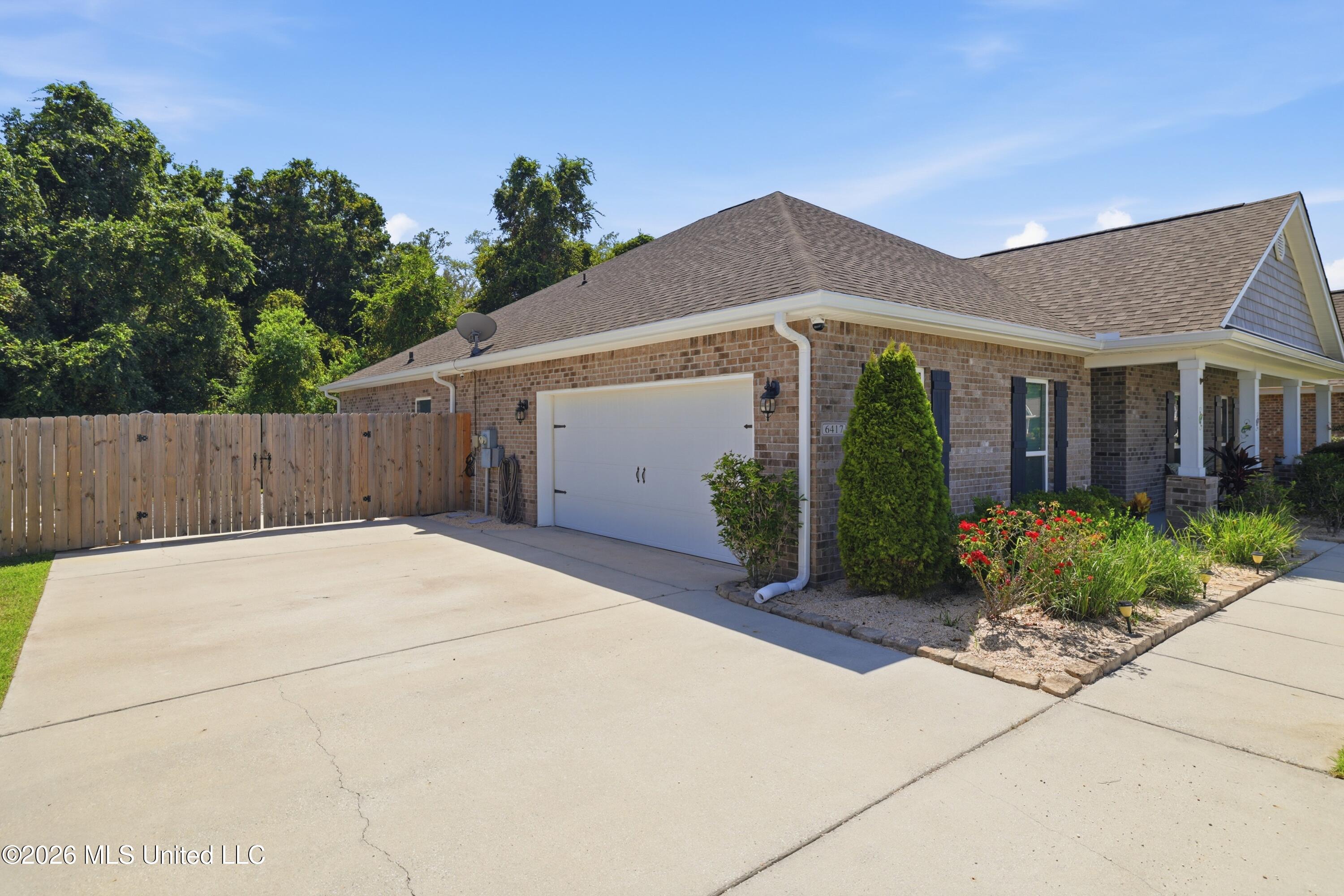 6417 Chickory Way Property Photo 5