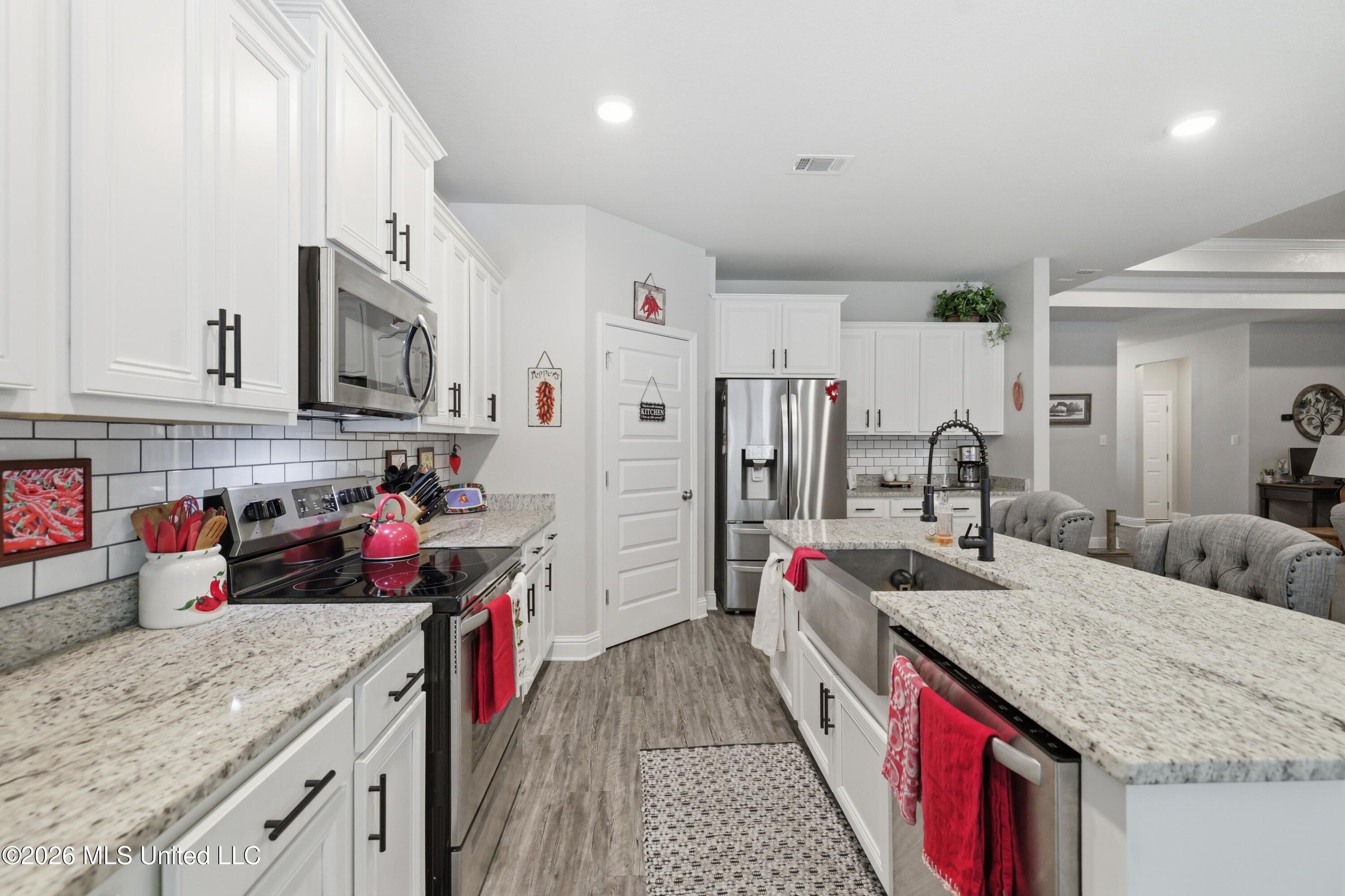 6417 Chickory Way Property Photo 13