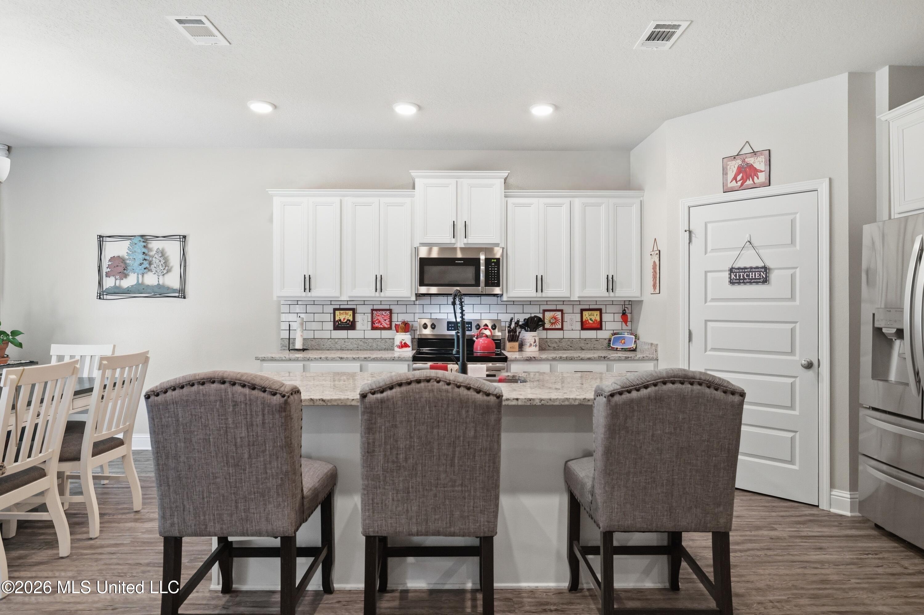 6417 Chickory Way Property Photo 17