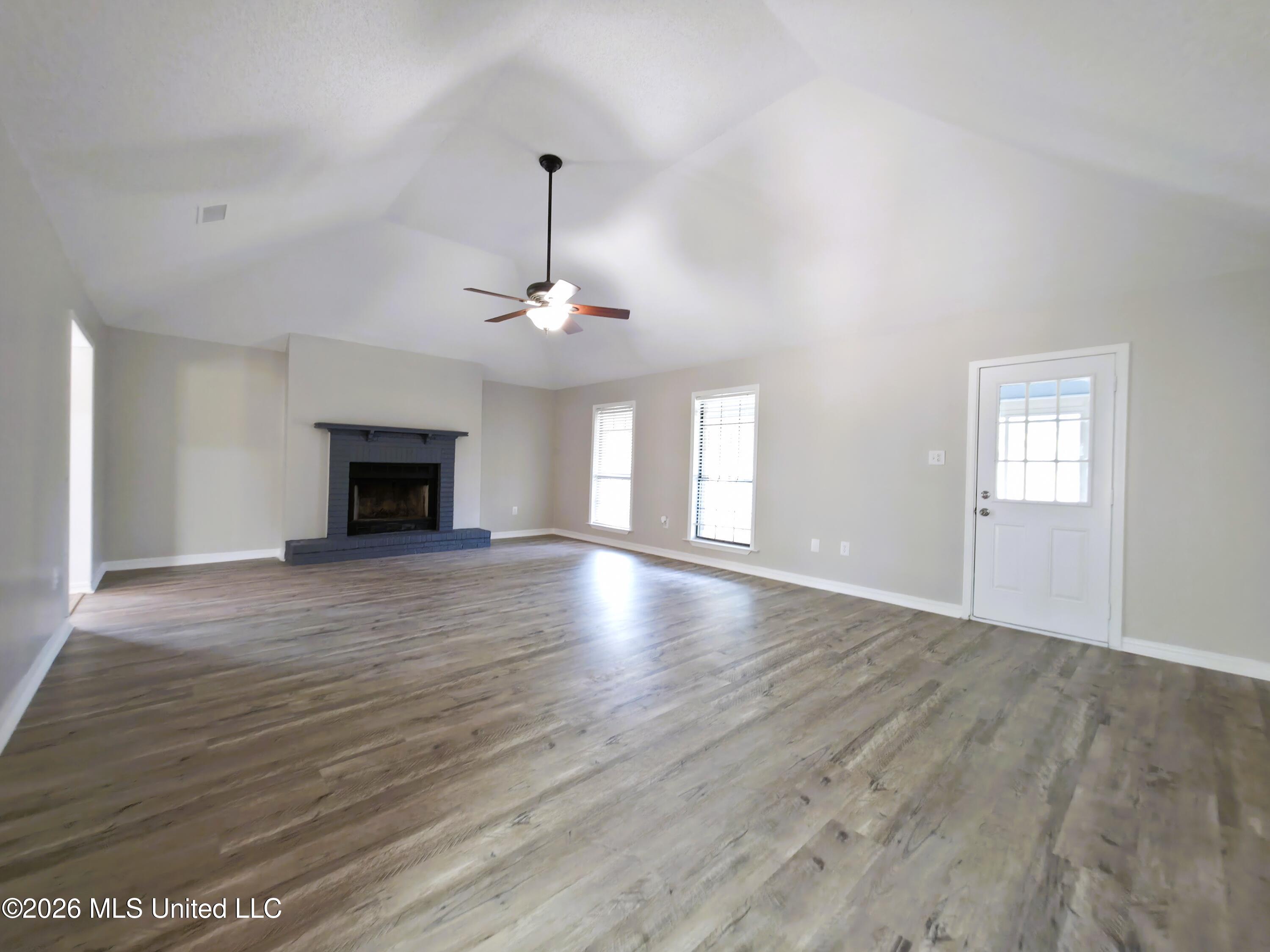959 Mary Ruth Drive Property Photo 7