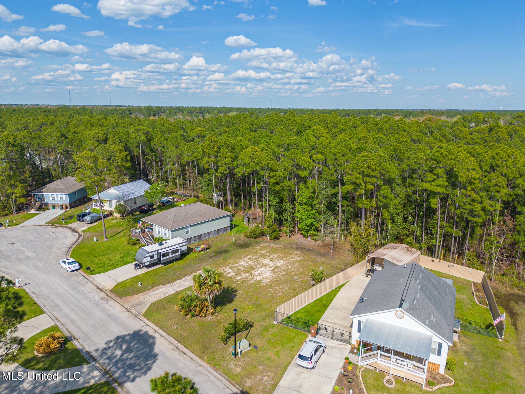 814 Deer Trail Lane Property Photo 1