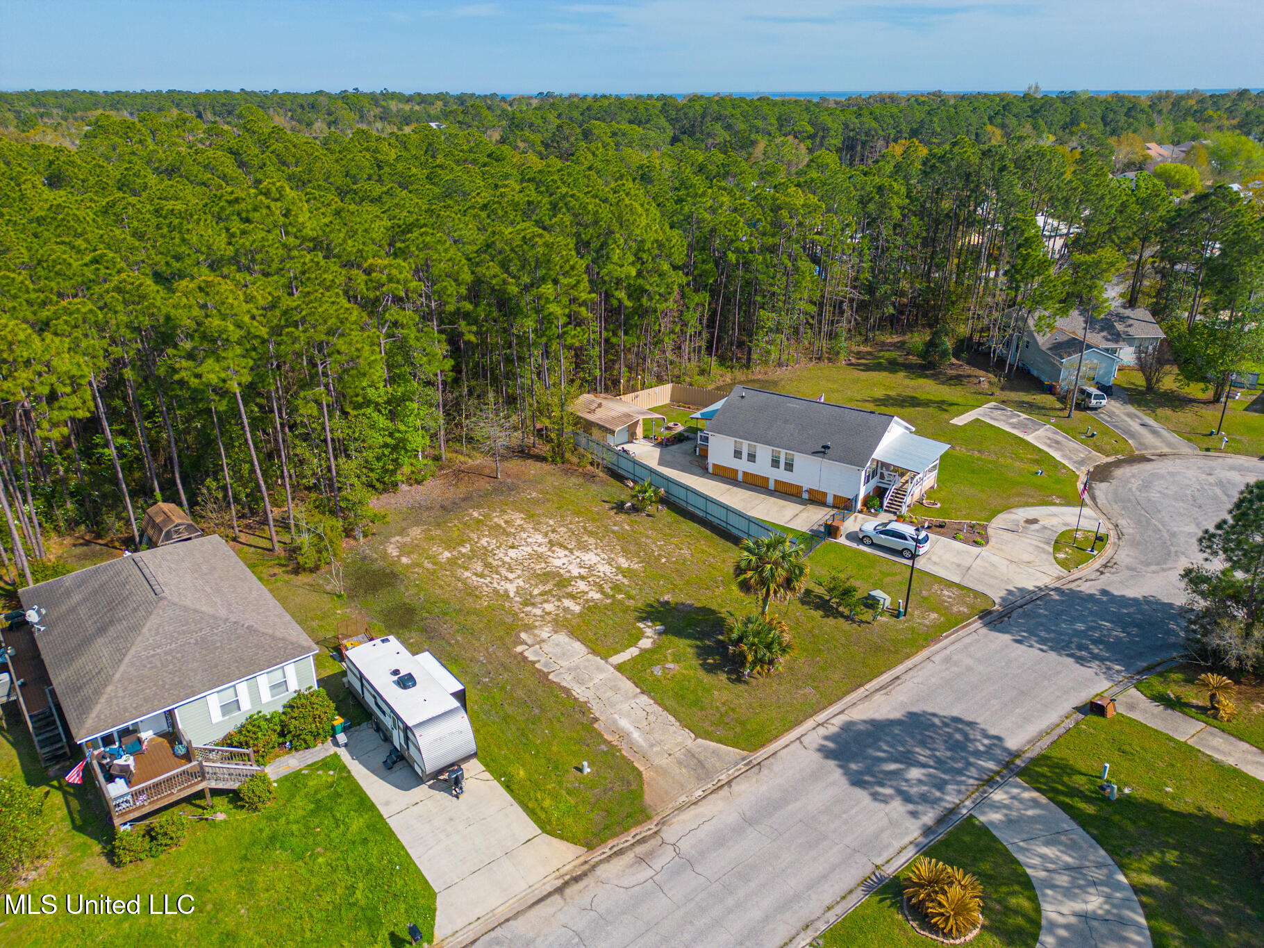 814 Deer Trail Lane Property Photo 4