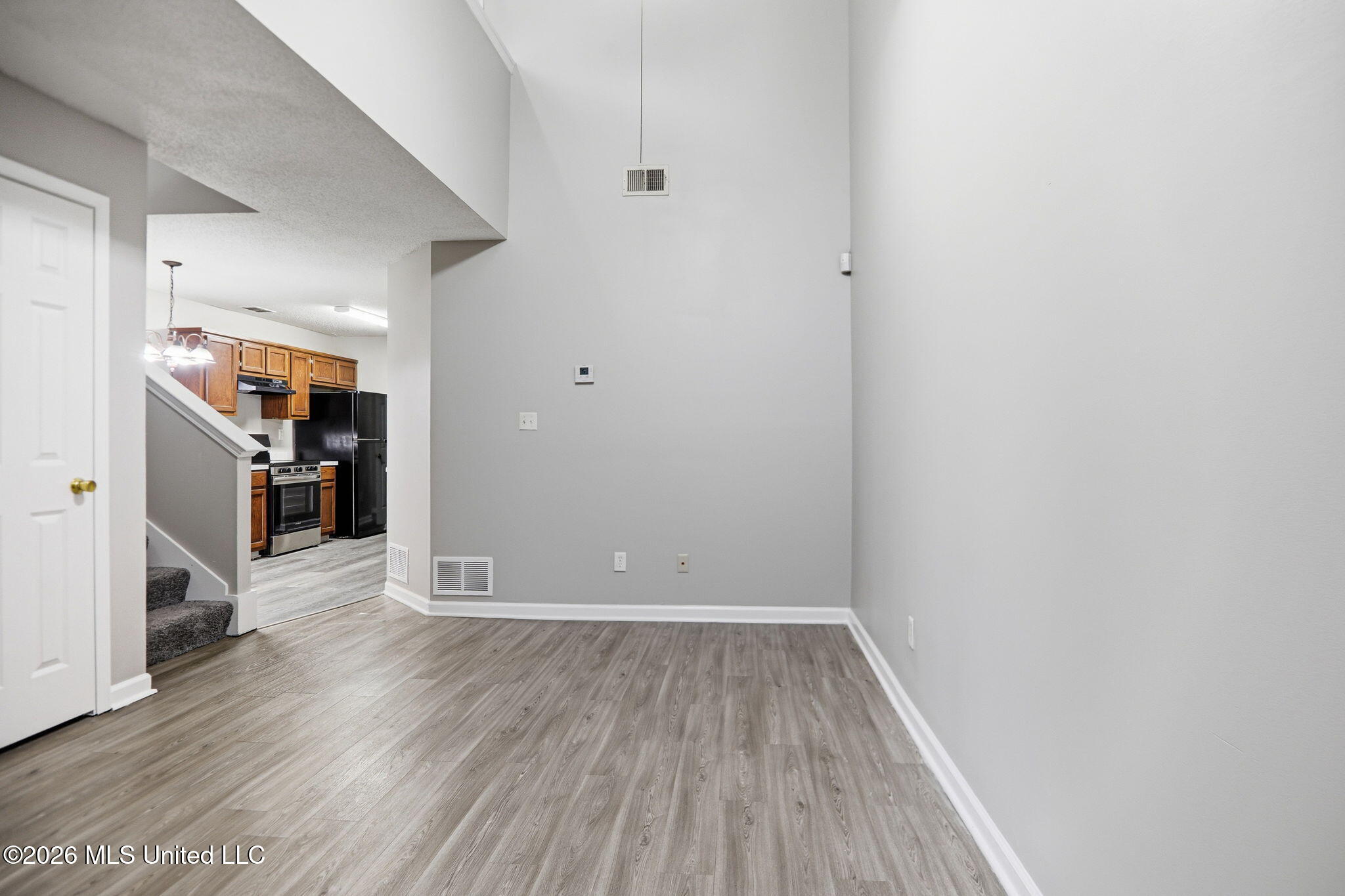 7270 Illinois Central Avenue Property Photo 12