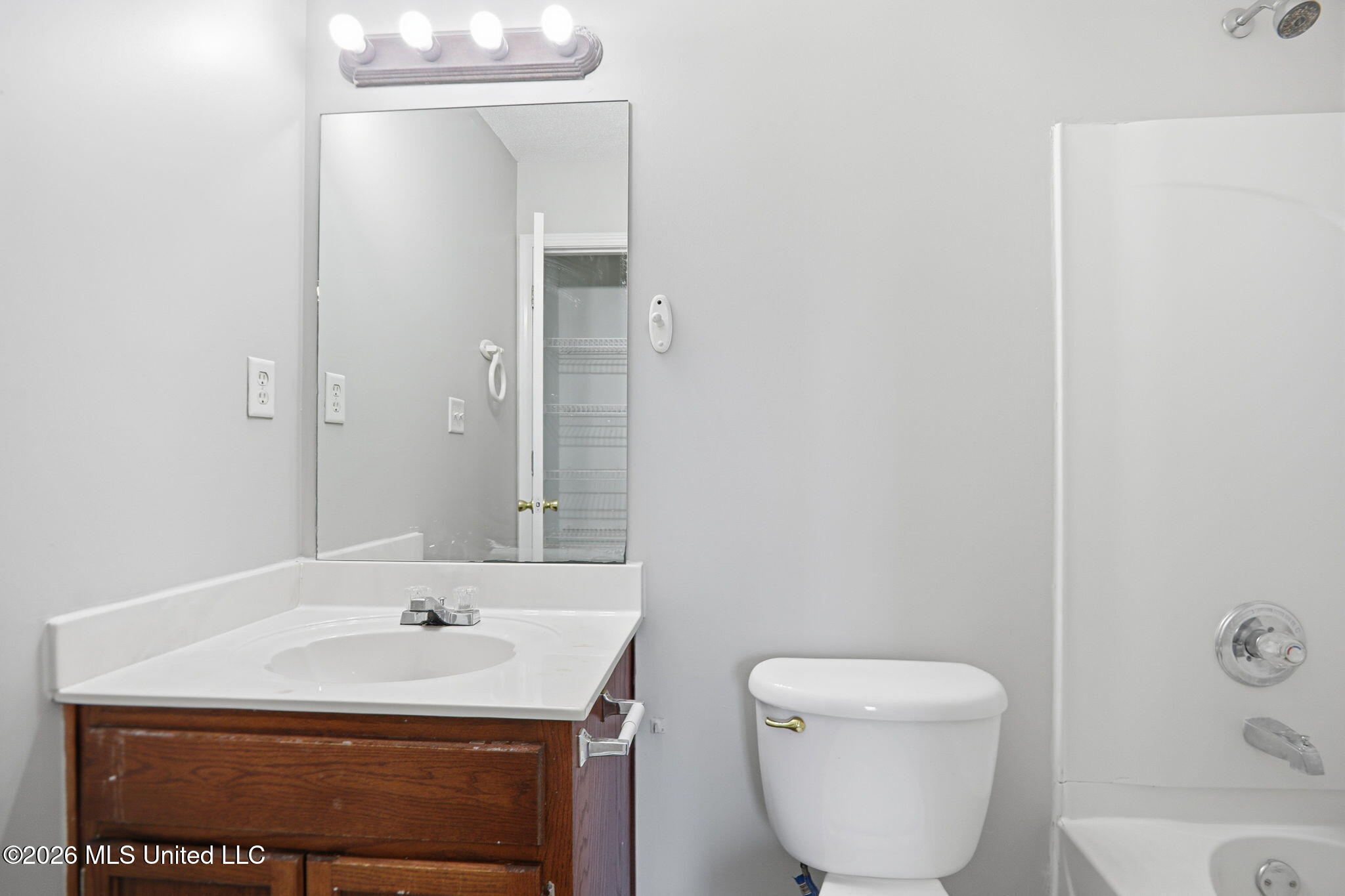 7270 Illinois Central Avenue Property Photo 24