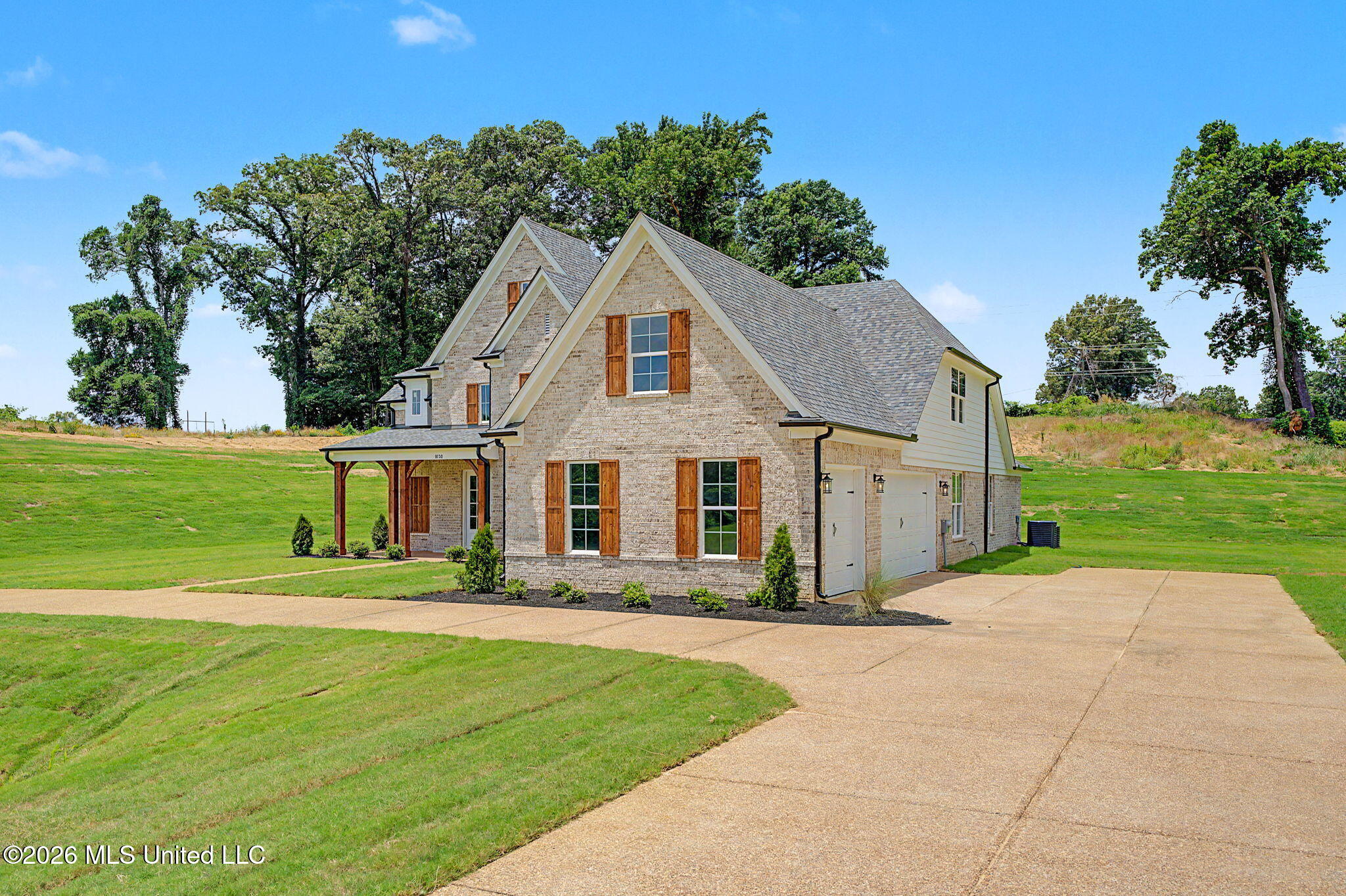 8130 Soaring Oaks Drive Property Photo 4