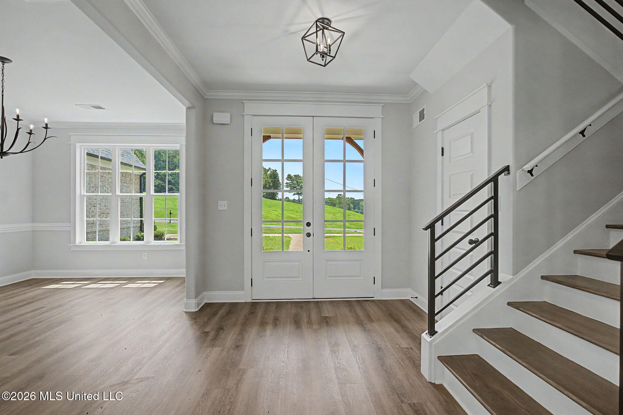8130 Soaring Oaks Drive Property Photo 7