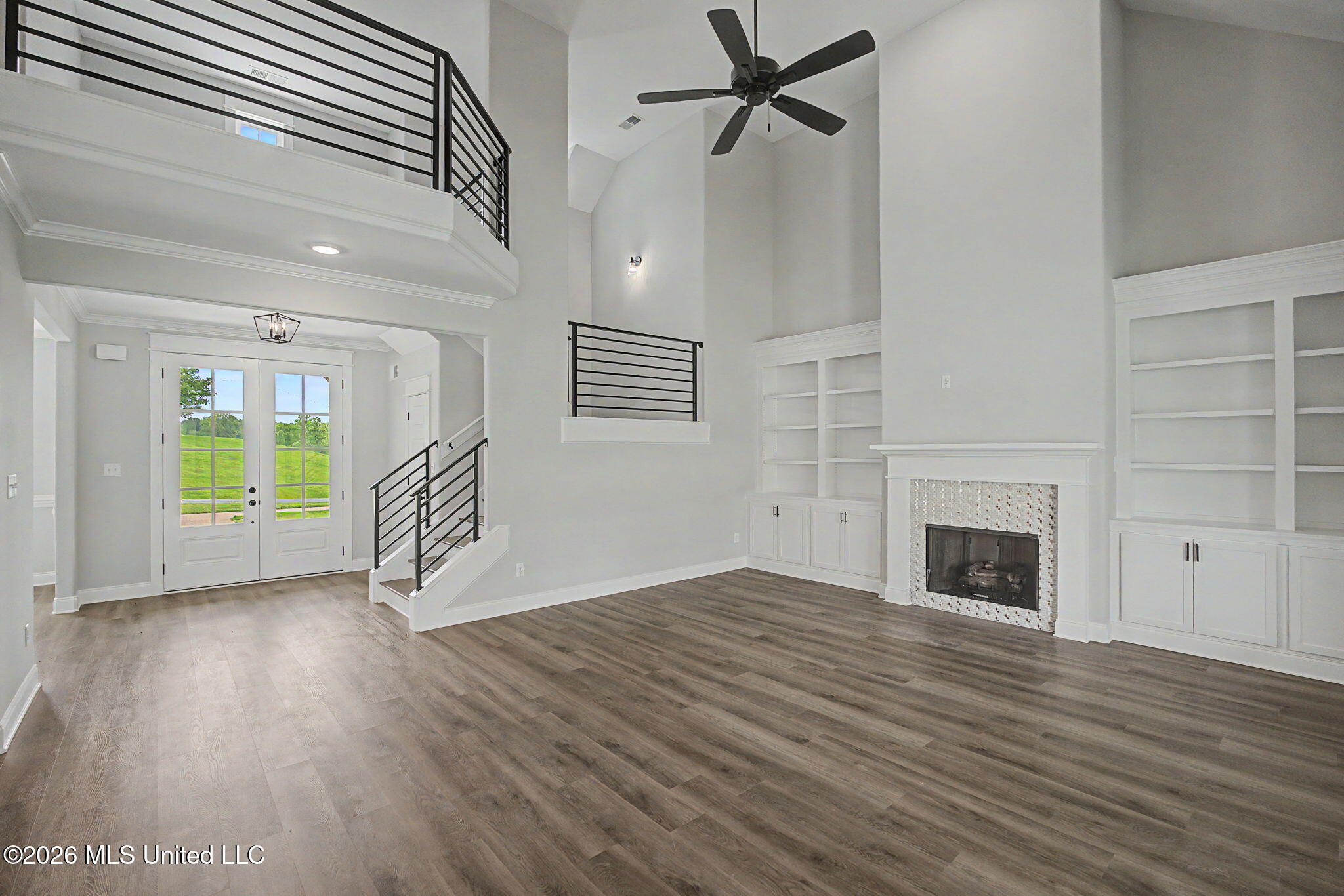 8130 Soaring Oaks Drive Property Photo 11