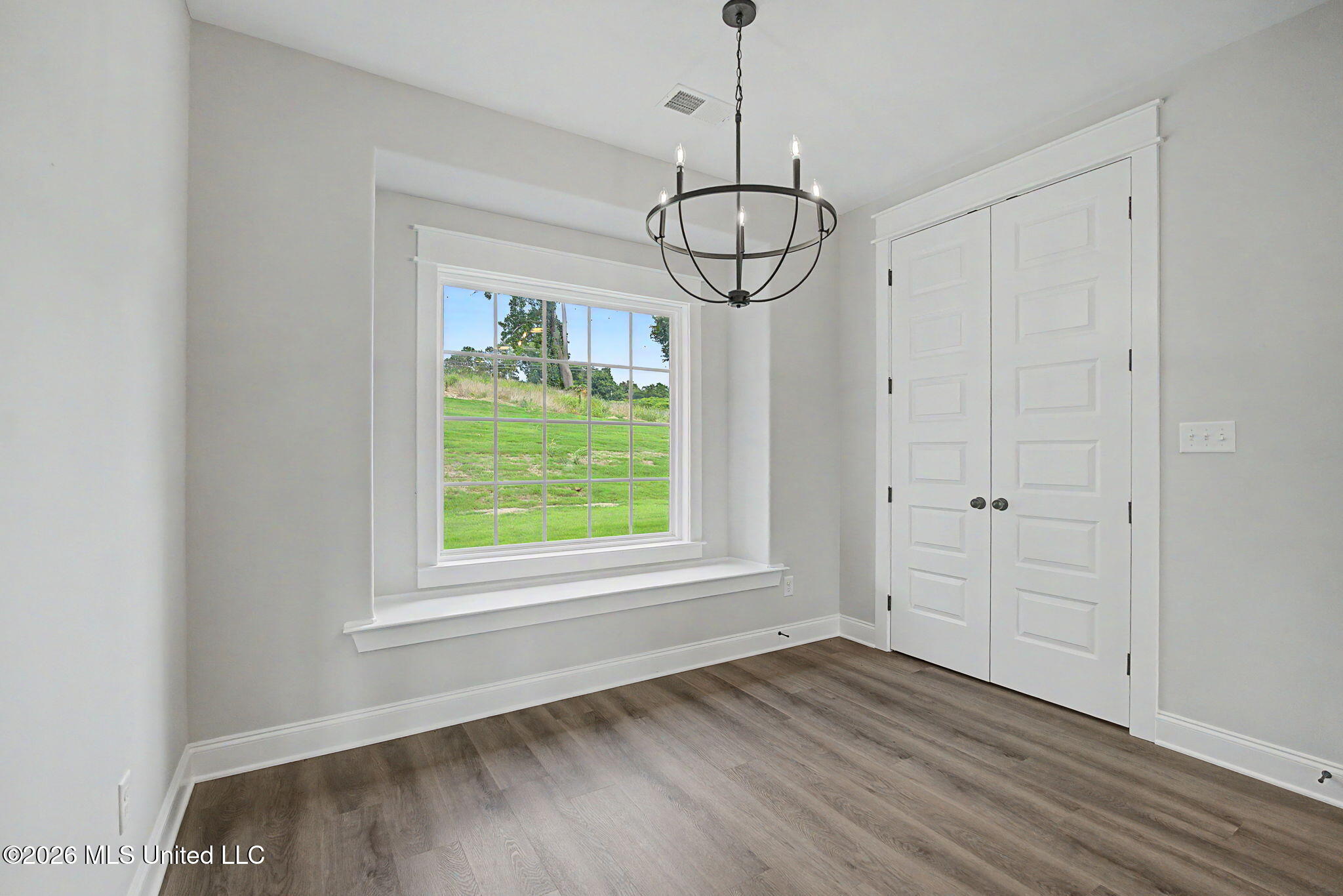 8130 Soaring Oaks Drive Property Photo 19